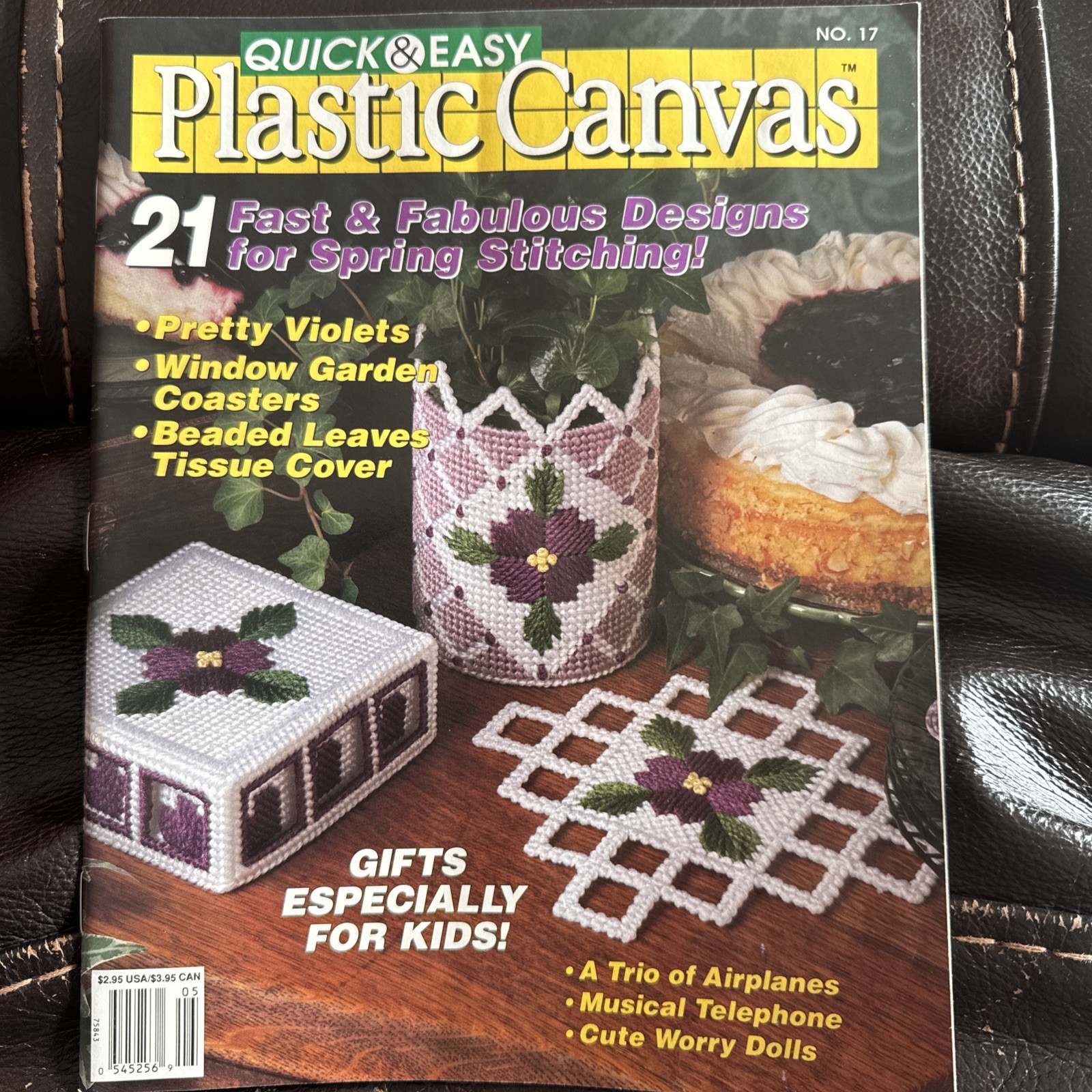 Quick & Easy Plastic Canvas Magazine  1992 No. 17  21 projects *AV