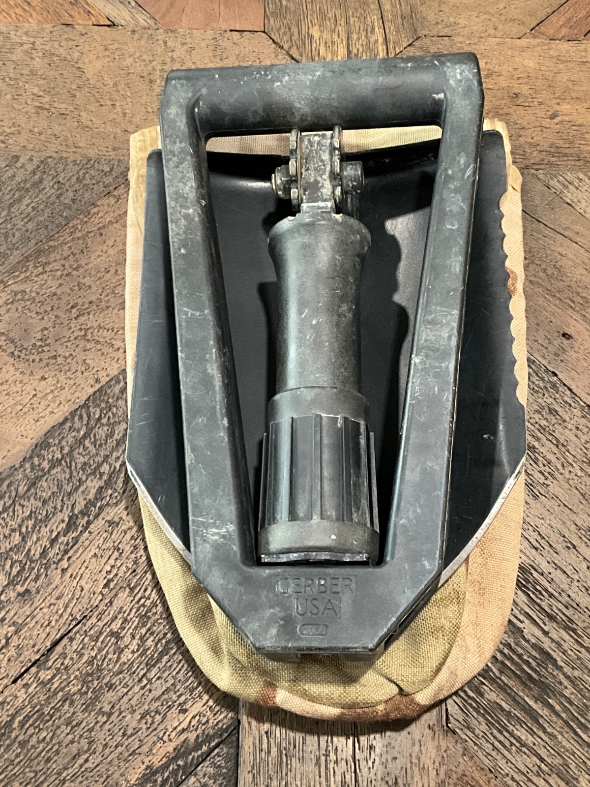 Marine Corps Gerber 2000 Entrenching E-Tool w/ DCU Pouch