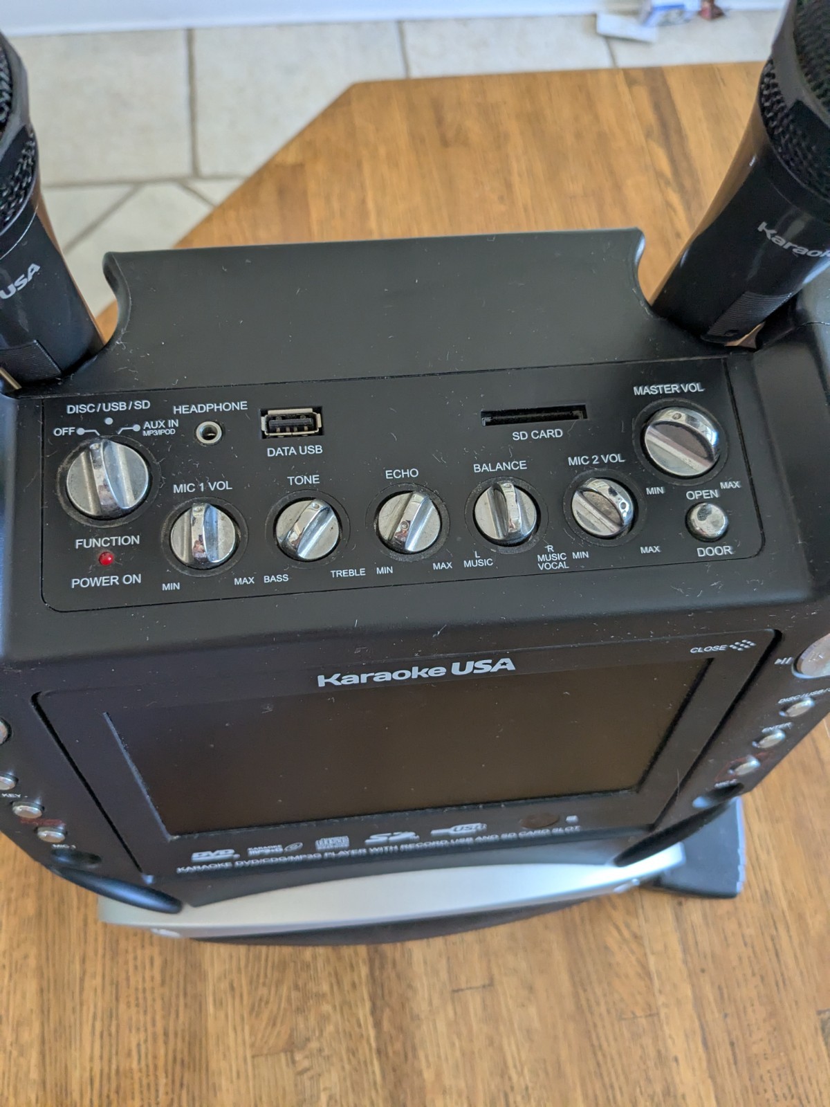 Karaoke USA Model GF829. Two Mics. Tested Works