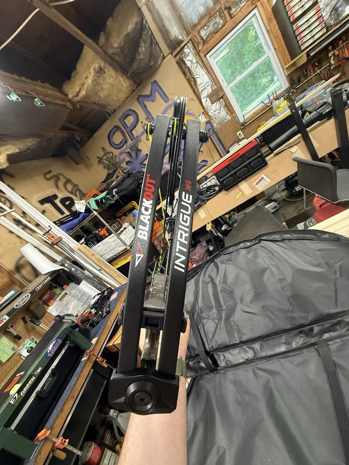 Blackout/Bear Intrigue Xt4 Left Hand Compound Bow