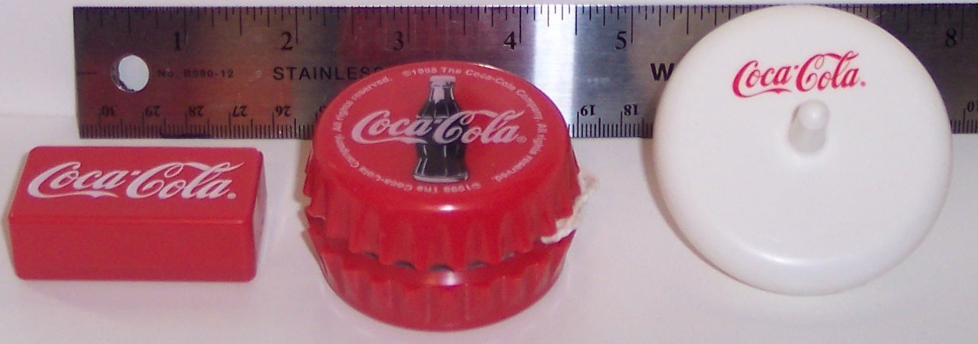 Coca-Cola Hard Plastic Clicker Bottle Cap Shaped Yo-Yo Spinning Top Coke Promo