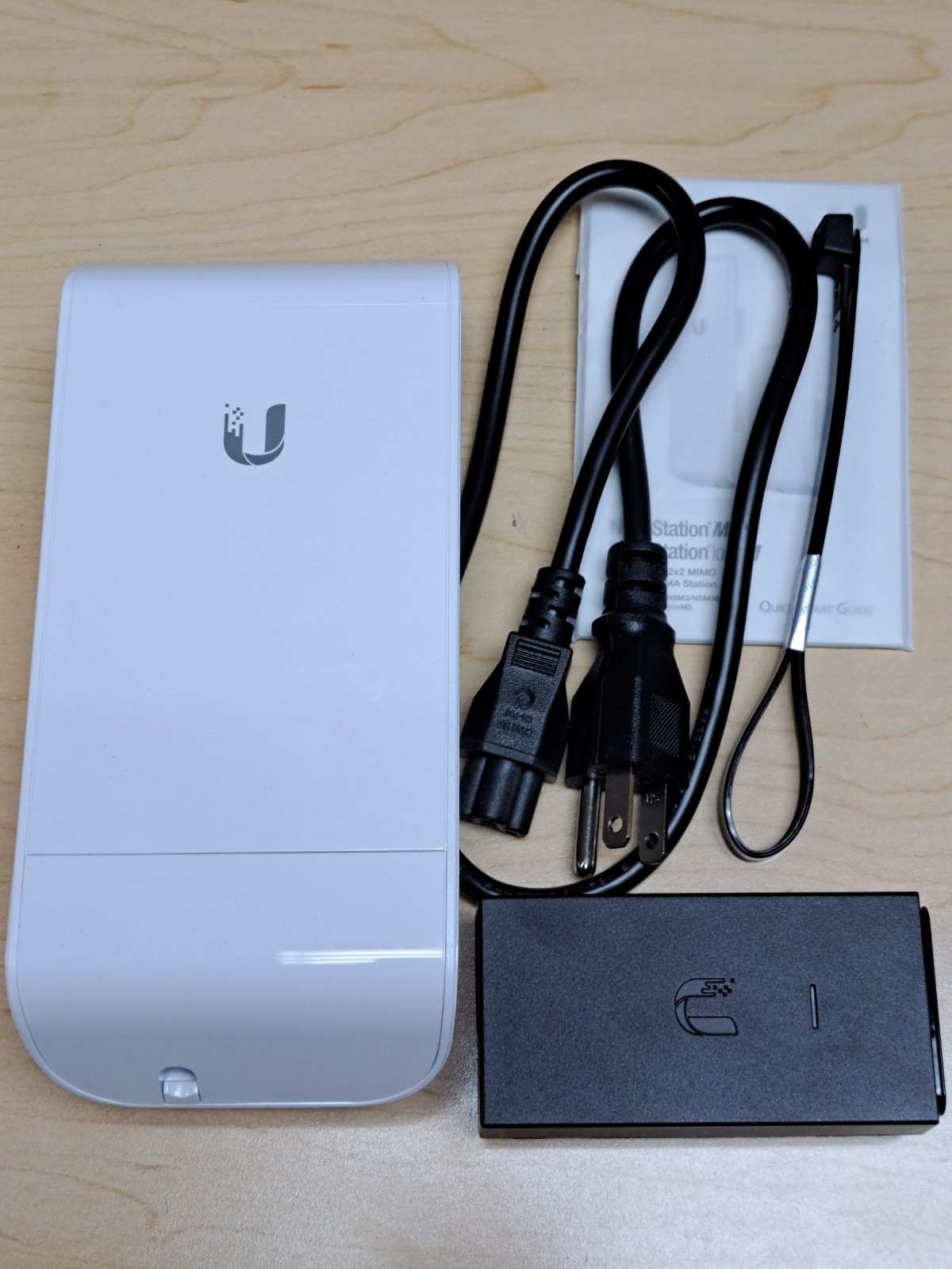 Ubiquiti NanoStation locoM2 2.4GHz Indoor/Outdoor airMax