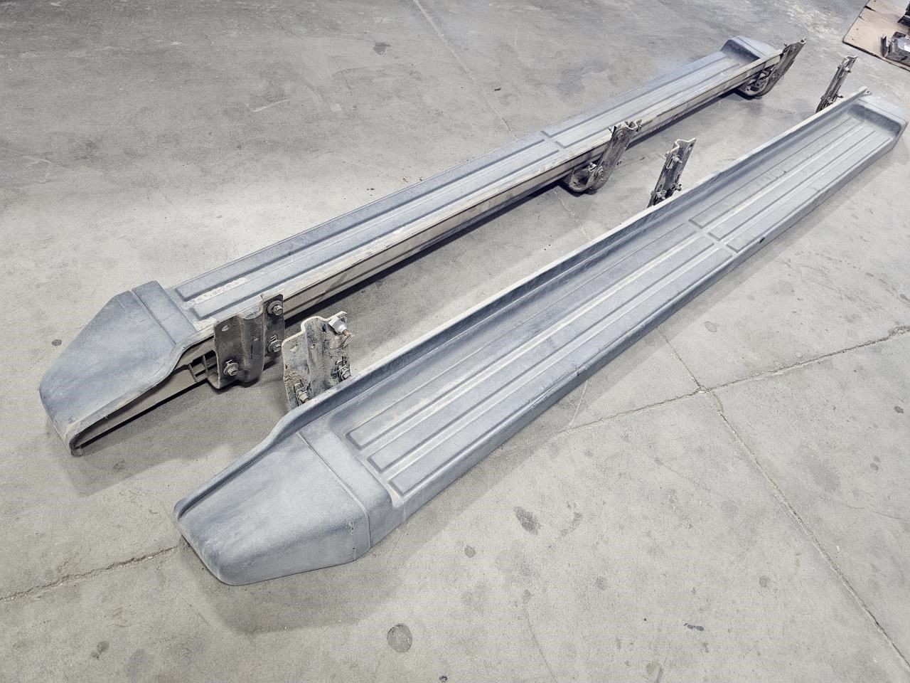 USED PAIR RUNNING BOARDS from 2008 FORD F450 CREW CAB SHIPPED Los Angeles