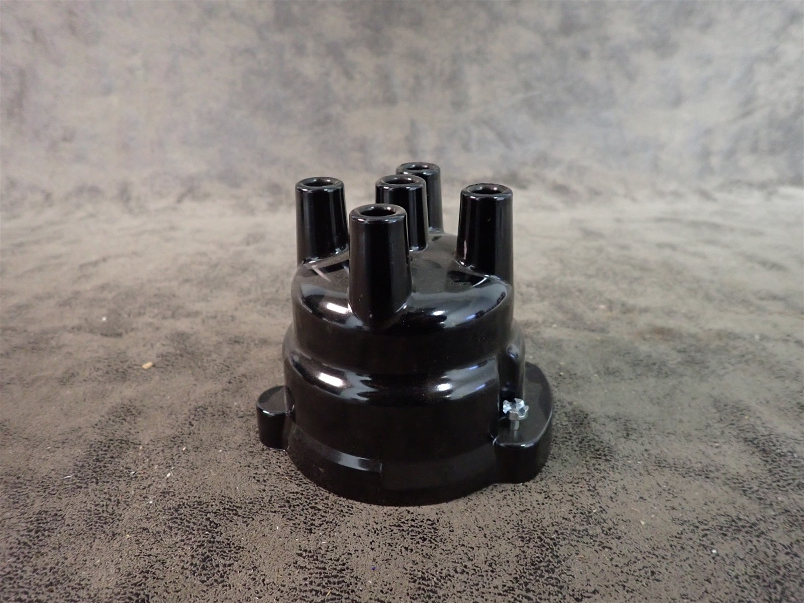 NEW WVE 5D1142 Distributor Cap (G216)