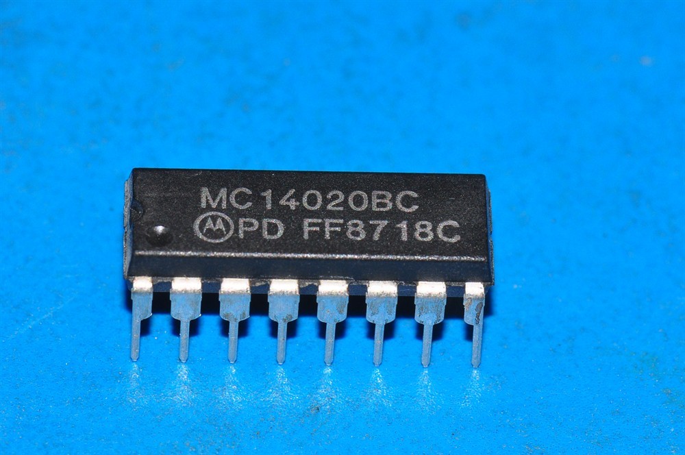 New (25pcs) MC14020BCPD MOTOROLA IC Logic