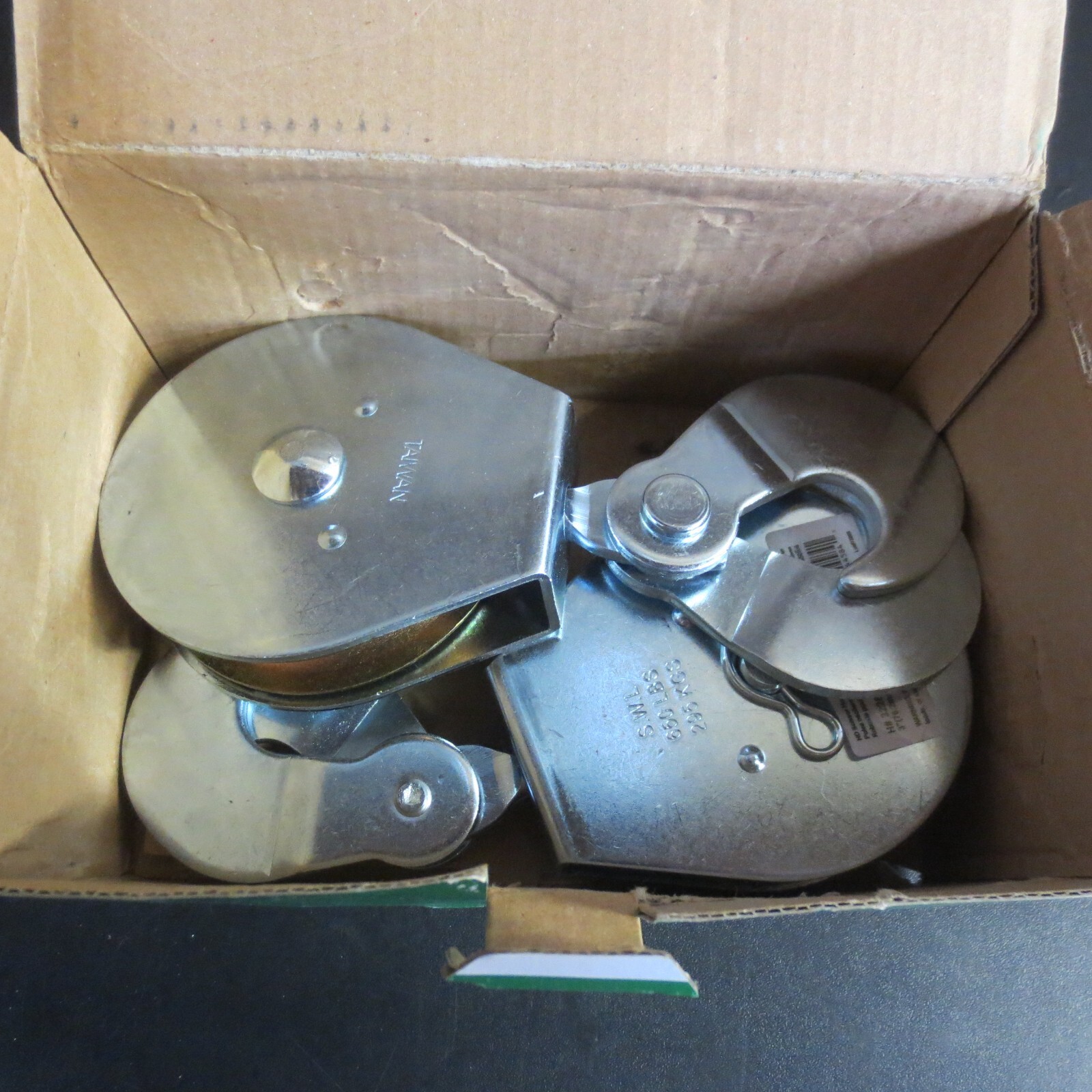 HILLMAN HARDWARE ESSENTIALS 3" SINGLE SCISSOR PULLEY 32287  - 2 PIECE