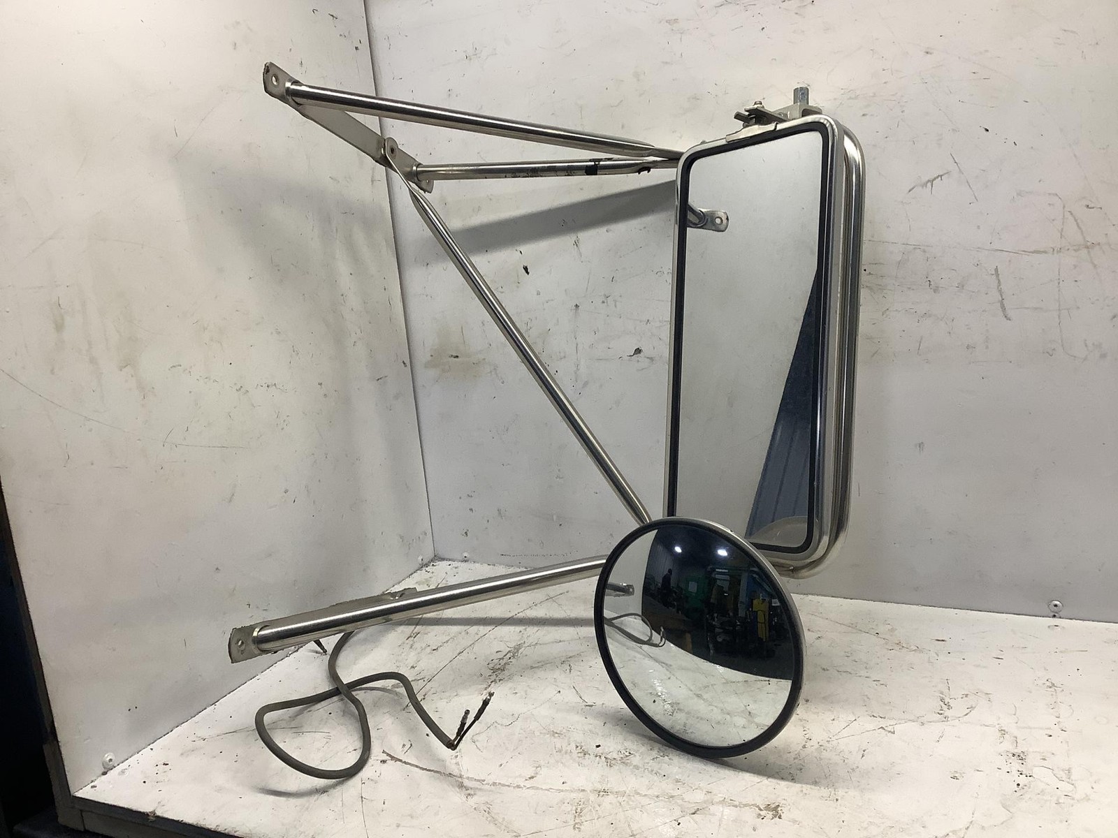1987-2005 Peterbilt 377 STAINLESS Right/Passenger Door Mirror - Used