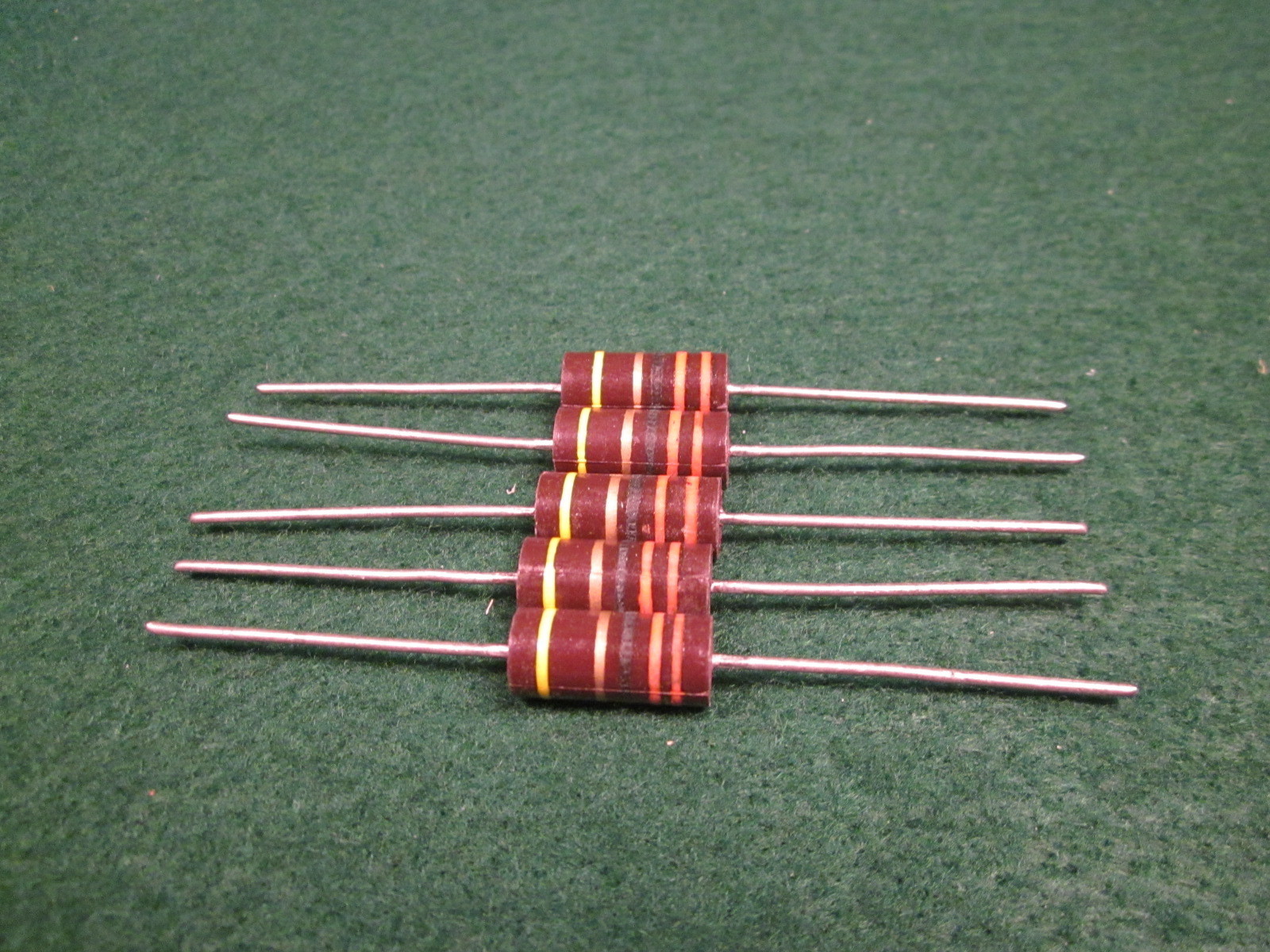 (1) 5 Pack Carbon Comp 33 OHM 2 Watt 5% Resistors NOS