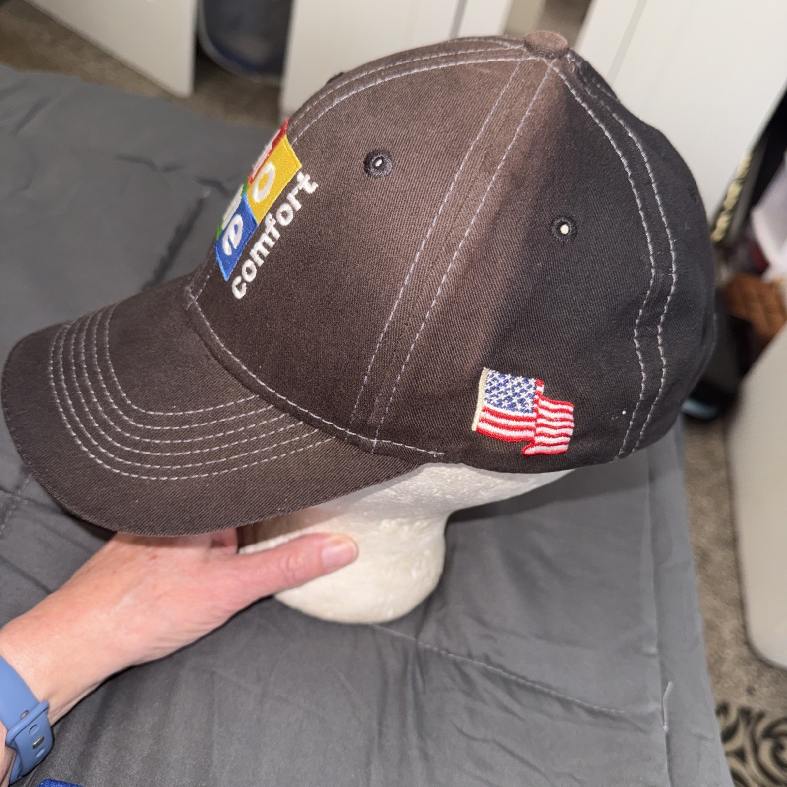 Home comfort in Multicolor Square Logo on Brown Hat Cap HookLoop Homecomfort.net