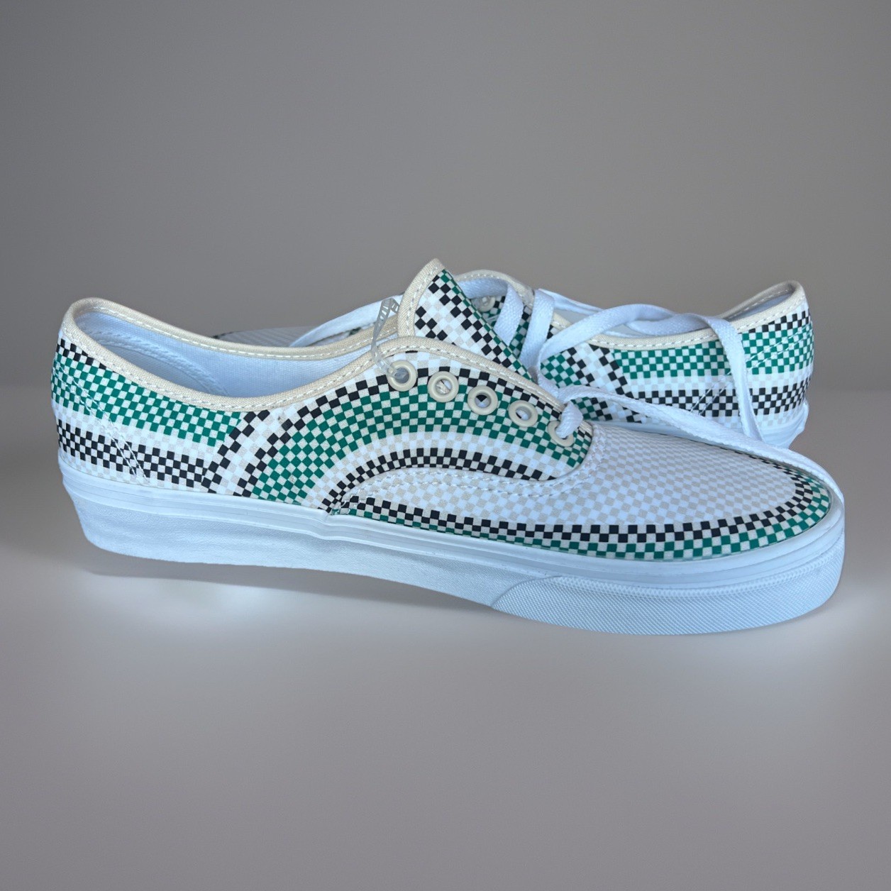 Vans Size 9 and 9.5 Green Checkerboard Lace Up 507452