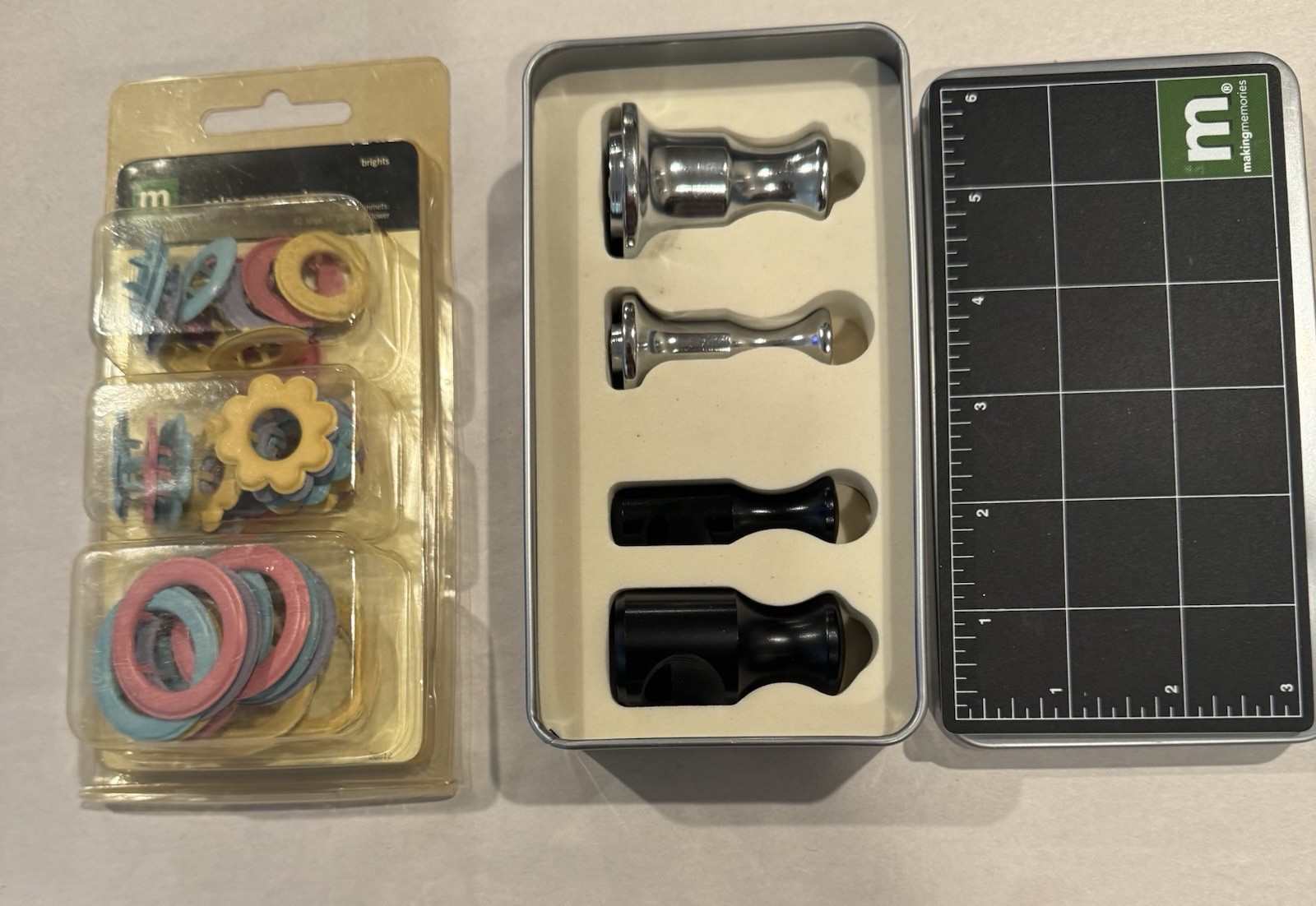 Making Memories Grommet Setting Tool Kit Tin + NEW Brights Grommets #28612