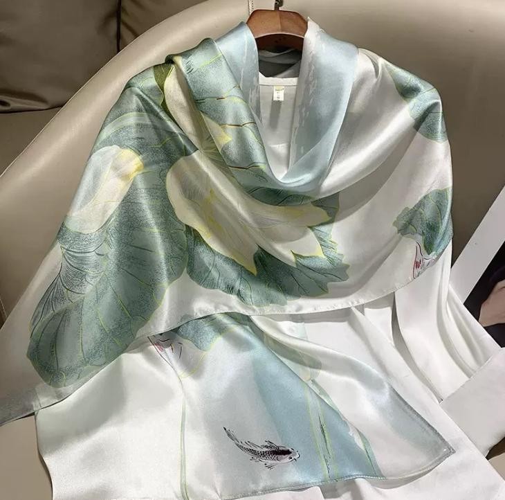 100% Silk Scarf in White and Mint With Floral Print Design Ladies 170*53 cm new