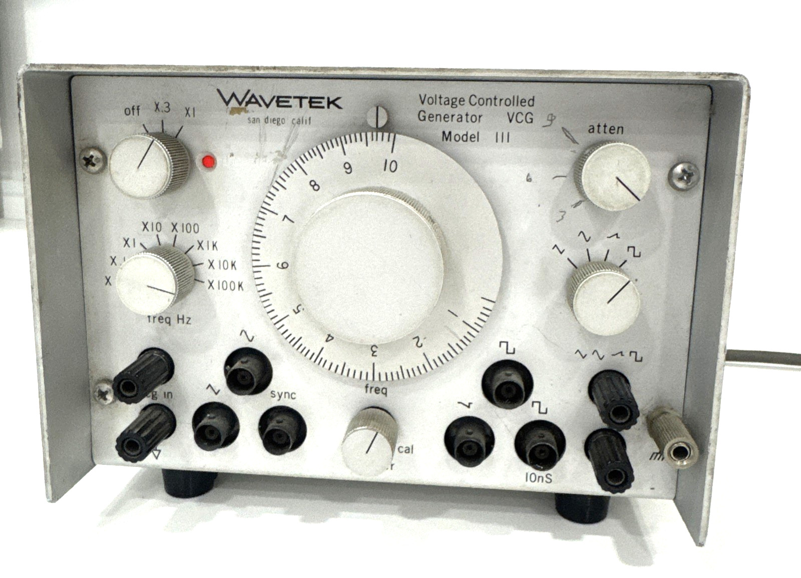 WAVETEK VOLTAGE CONTROLLED GENRATOR VCG MODEL 111- Untested