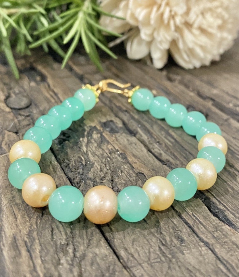 Teal Green & Creamy Glass Pearl Bracelet Brass Hook Closure