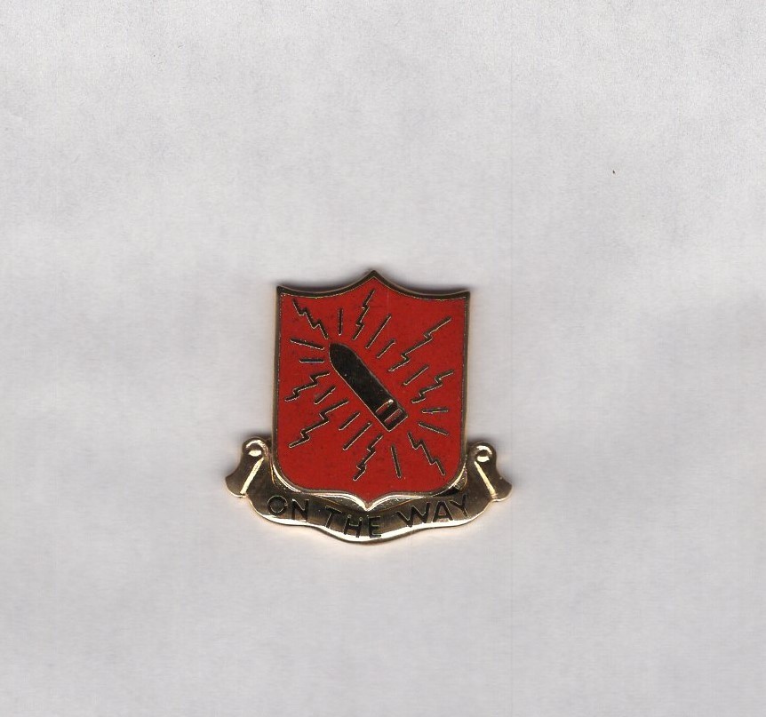 US Army 152nd Field Artillery FA crest DUI clutchback c/b badge G-23
