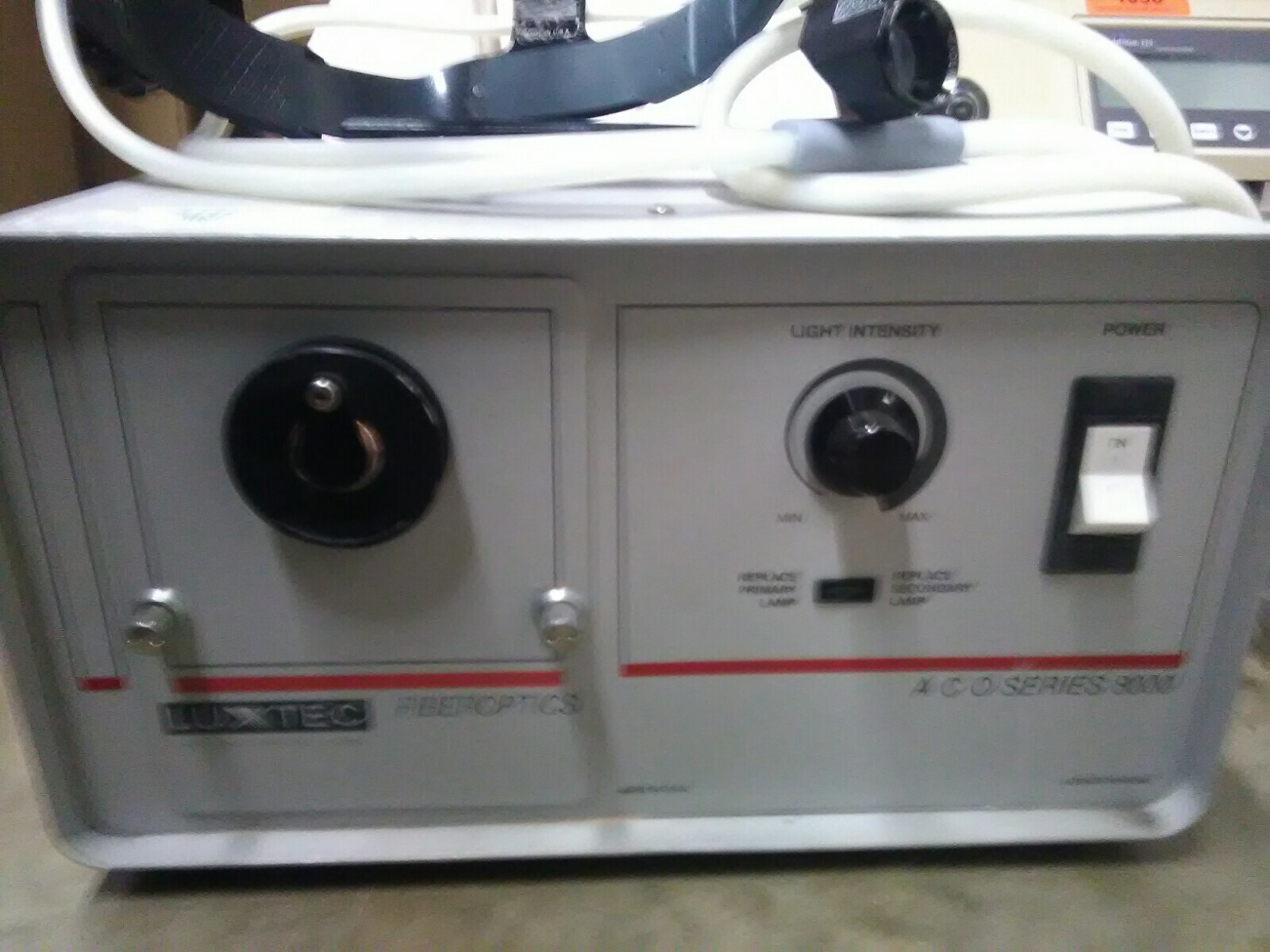 LUXTEC ACO SERIES 8000 FIBEROPTIC LIGHTSOURCE WITH HEADLIGHT (L2)