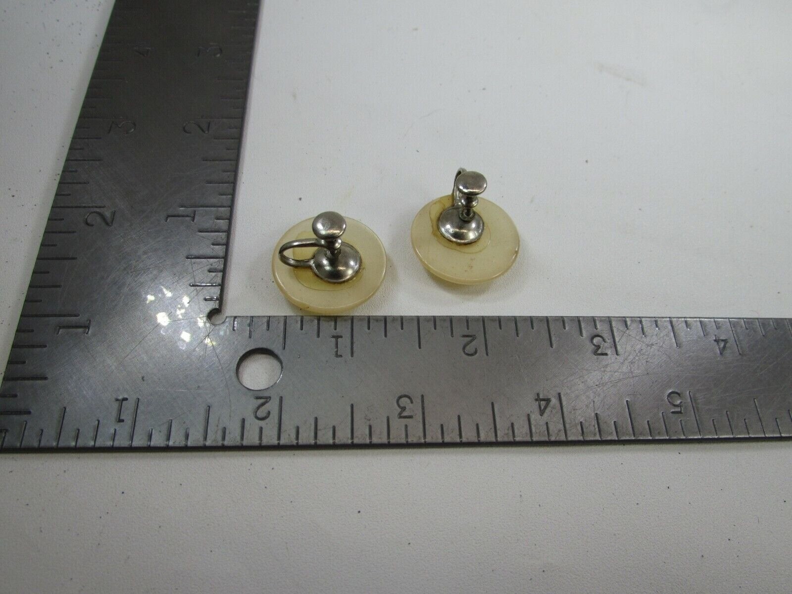 Vintage Button Disk Cream Off White Screw Back Earrings 51467