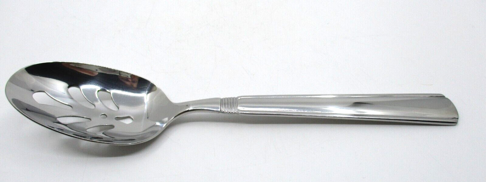 PFALTZGRAFF STAINLESS KENILWORTH PIERCED TABLESPOON/SERVING SPOON  - 8 1/8" 09G