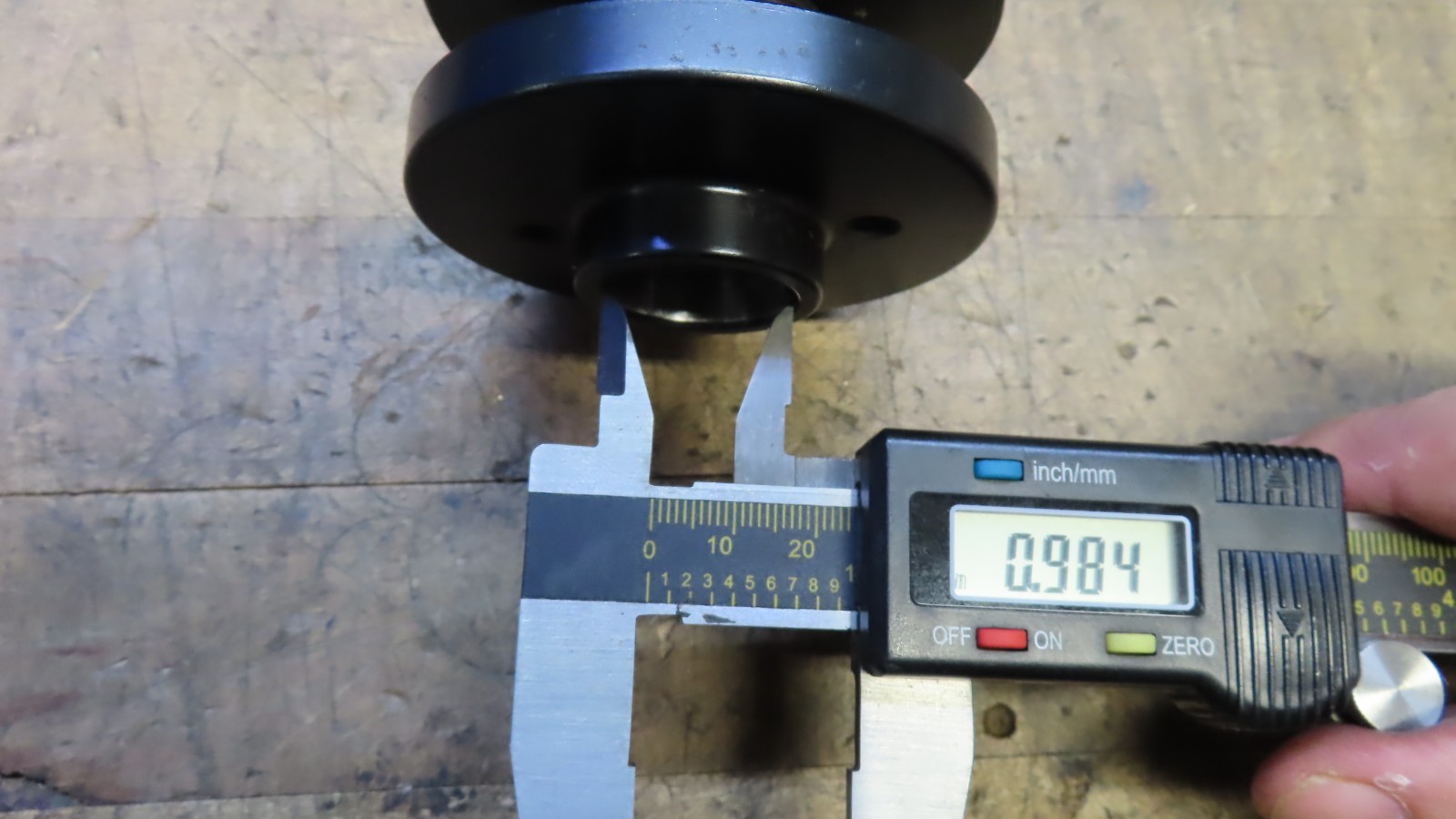 L.H. thread Cutter Grinder Surface grinding wheel arbor 1-1/4 ctr W/removal tool