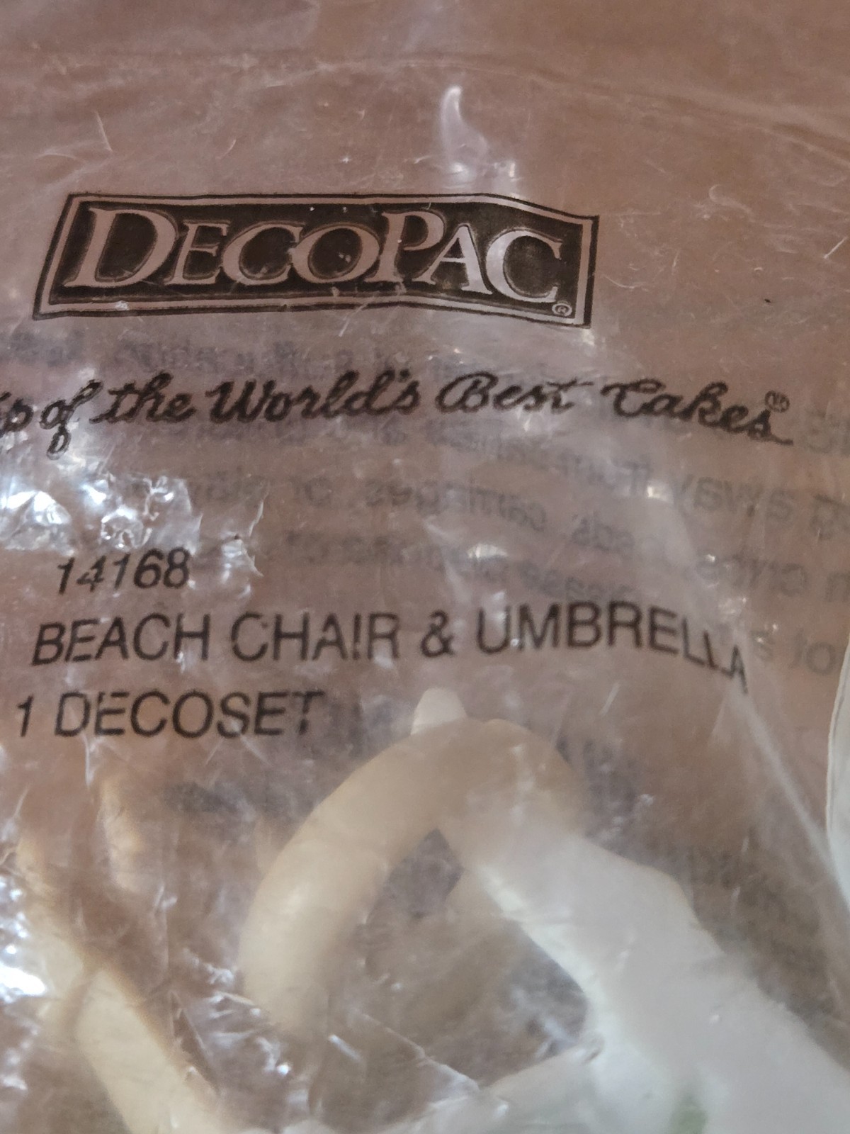 Decopac Cake Topper Beach Chair & Umbrella