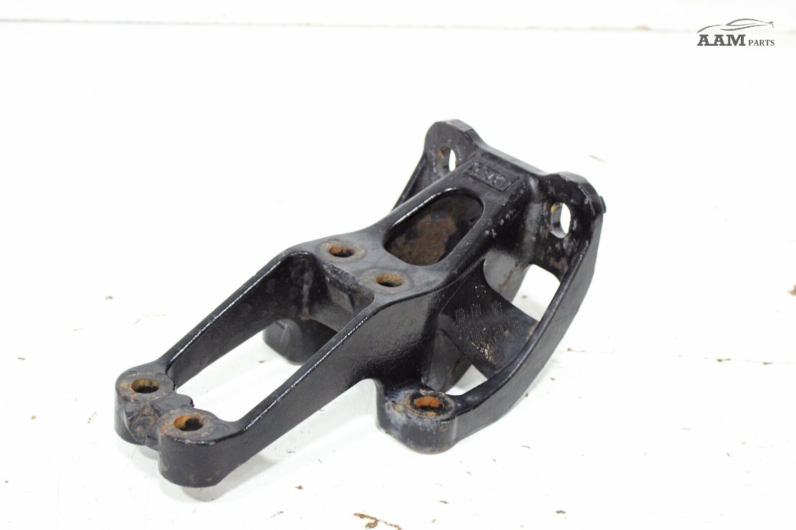 2018-24 FREIGHTLINER CASCADIA FRONT LEFT CAB MOUNT BRACKET R18-67961-000 OEM