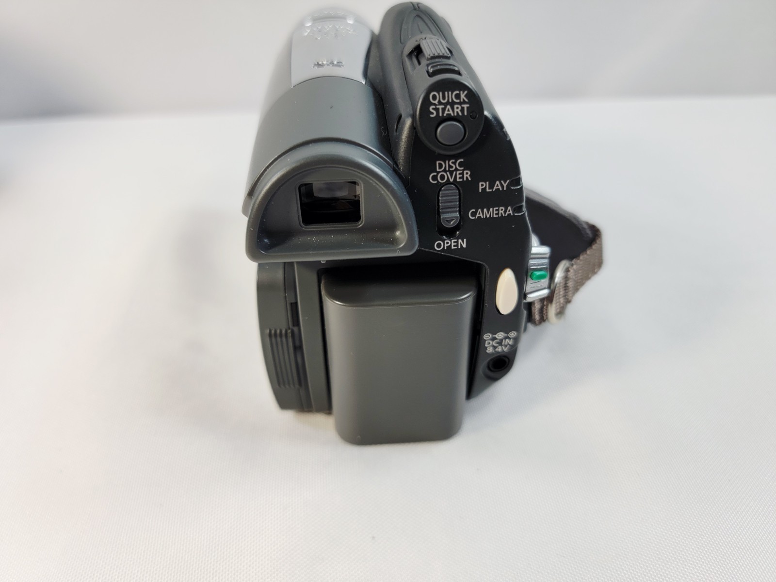 Canon DC330 DVD Camcorder with 37x Optical Zoom, Bundle