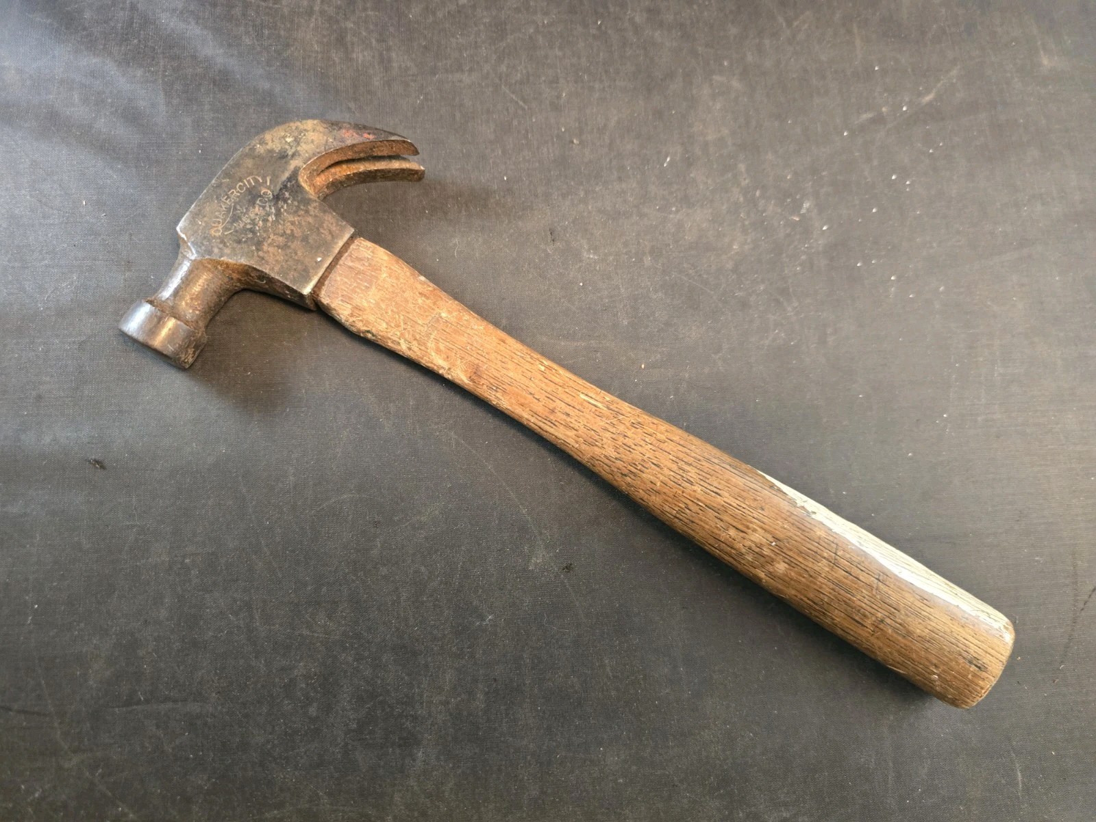 RARE Antique Vintage QUAKER CITY Mfg. 7oz. Curved Claw Hammer 10 oz. Total