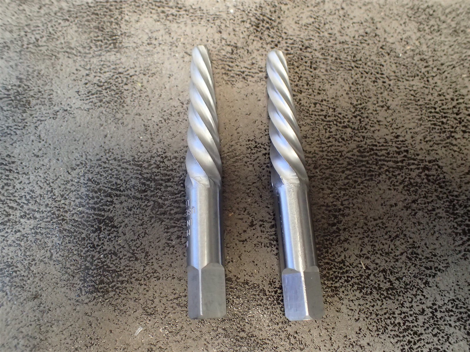 (Lot of 2) NEW Vermont American #5 Spiral Flute Screw Extractor (BN4)