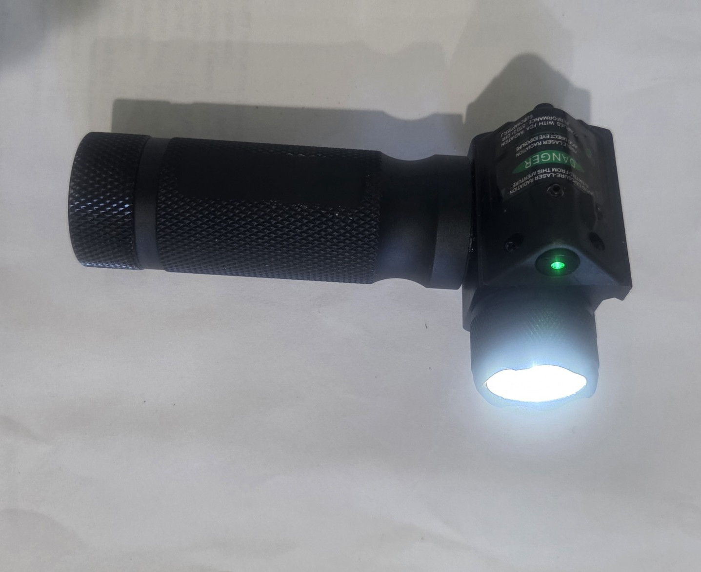 LT-ELP38 Picatinny Rail Weapon Light LED White Light Black CR123A Batteries