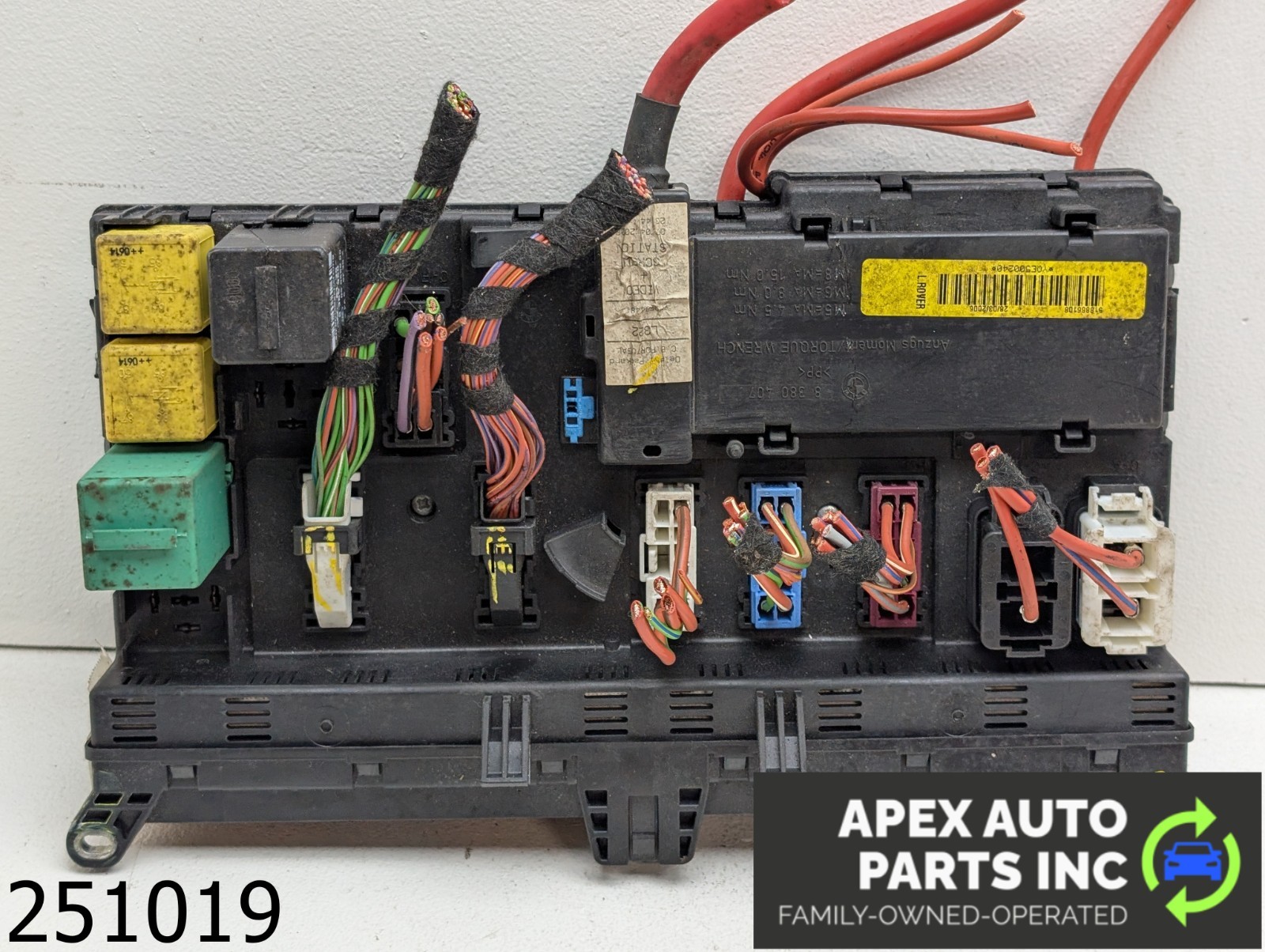 OEM 2006-2009 Range Rover 4.4L  FRONT RIGHT UNDER DASH FUSE REALY BOX