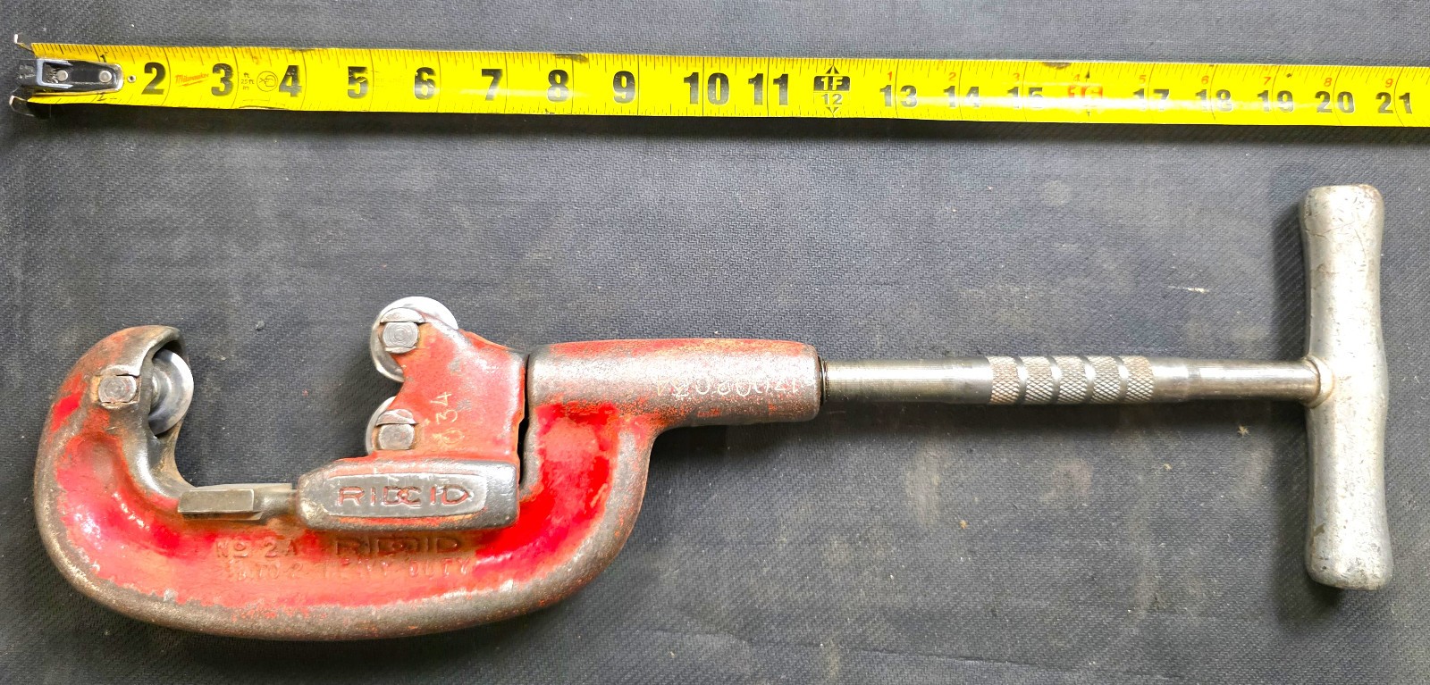 RIDGID  2-A Heavy-Duty 3-Cutter Wheel Steel Pipe Cutter 1/8" - 2" USA