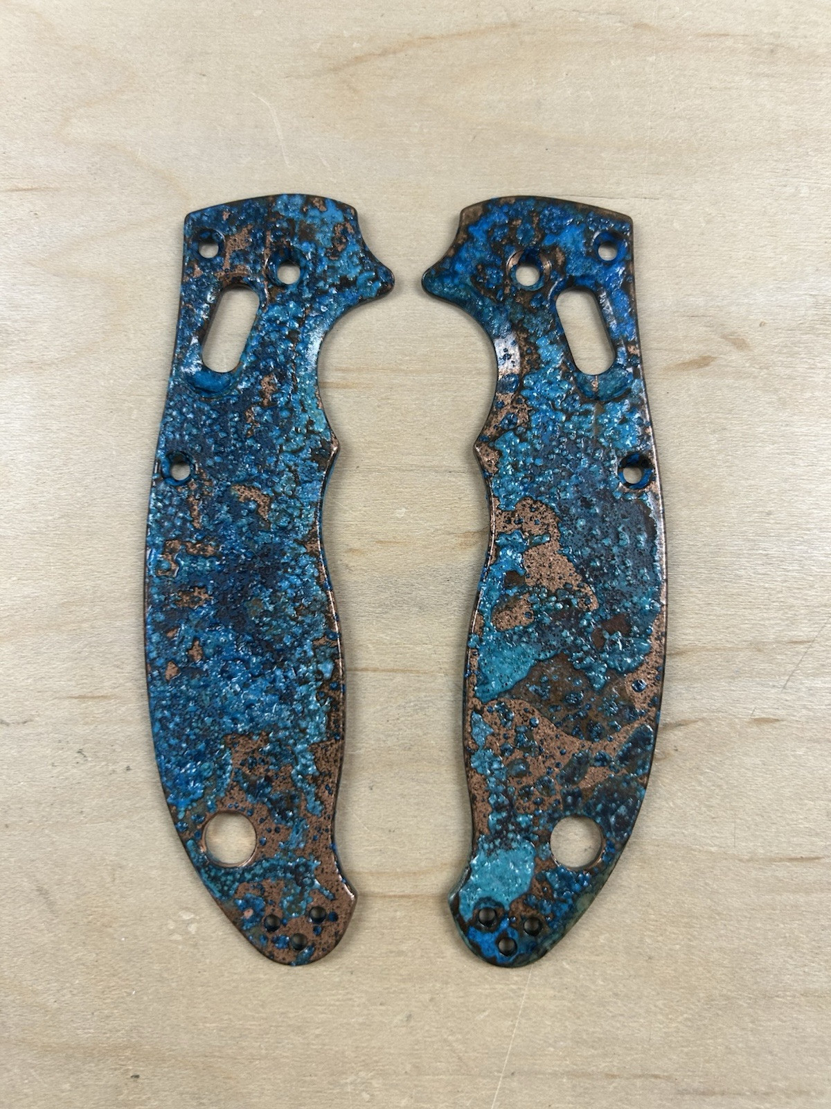 Nodak Custom “Goosebumps” Shipwreck Copper Spyderco Manix 2 Handle Scales