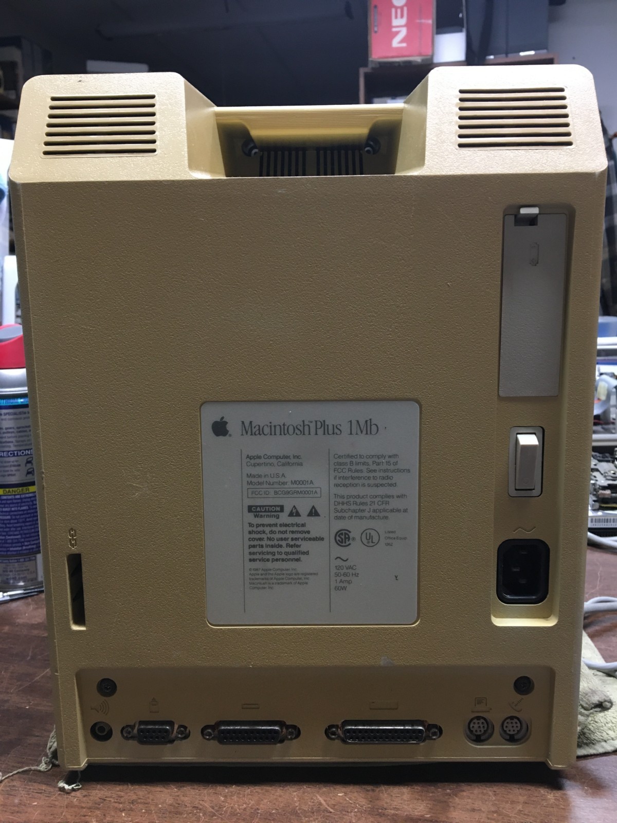 Macintosh Plus. BlueSCSI. 4mb. Clear Screen. Recapped