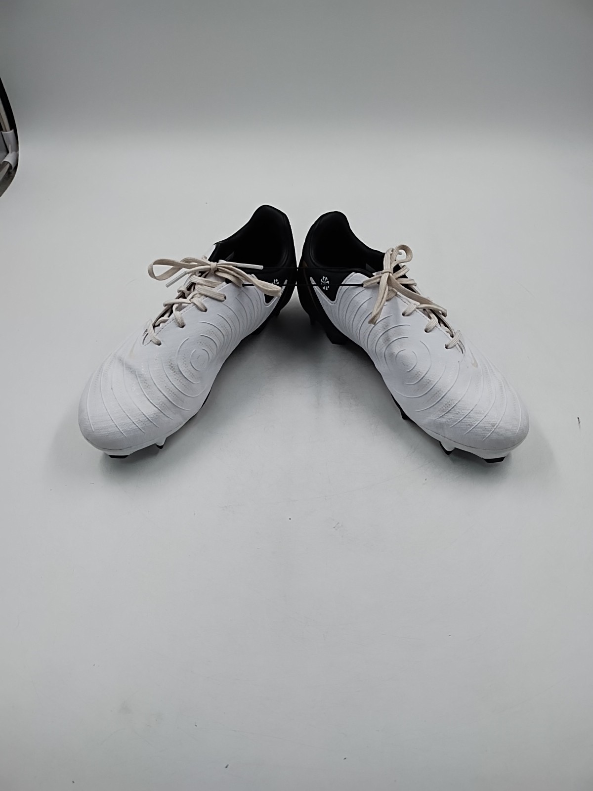 Nike Phantom GX II Academy Soccer Cleats White Black Gold Mens Size 6.5 (#C5-E3)
