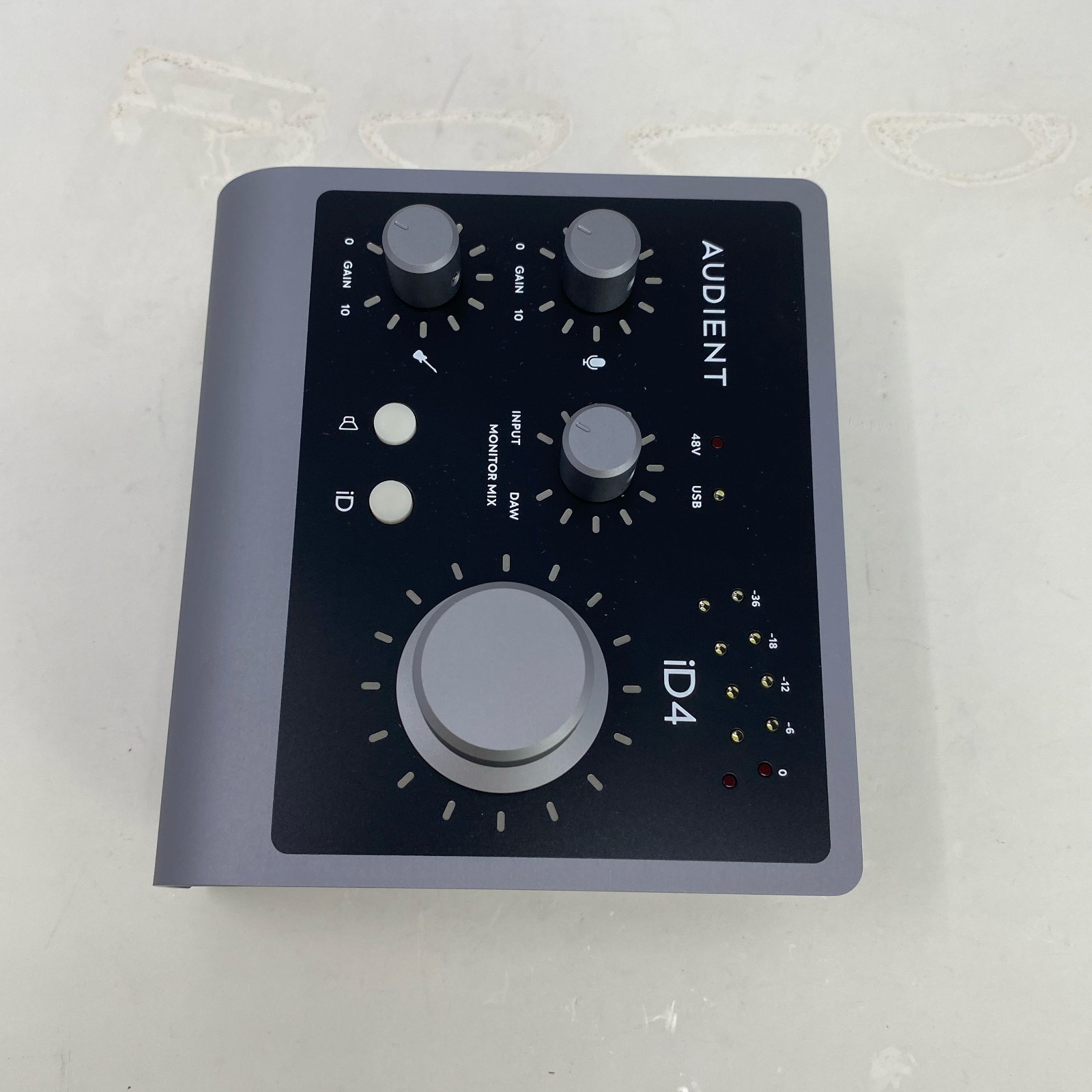 Audient iD4 MKII USB-C Audio Interface Black 2x2