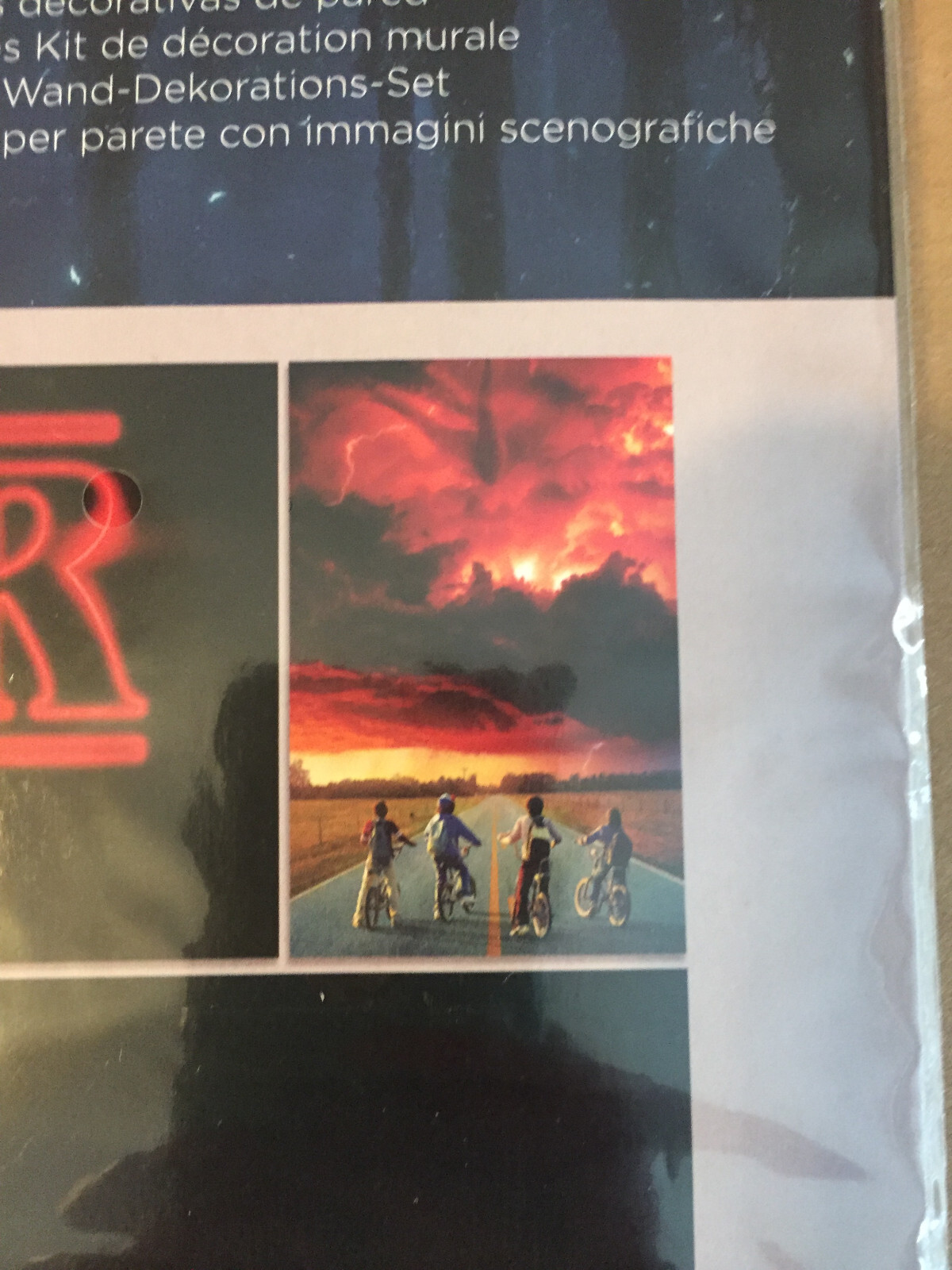 Stranger Things Scene Setters Wall Decorating Kit 5 Piece Demogorgon