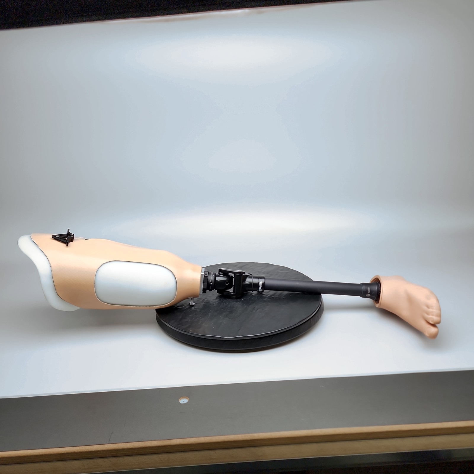 Trulife Prosthetic Leg Above Knee AK Joint Pylon Left Foot Sz: 27L AAA200