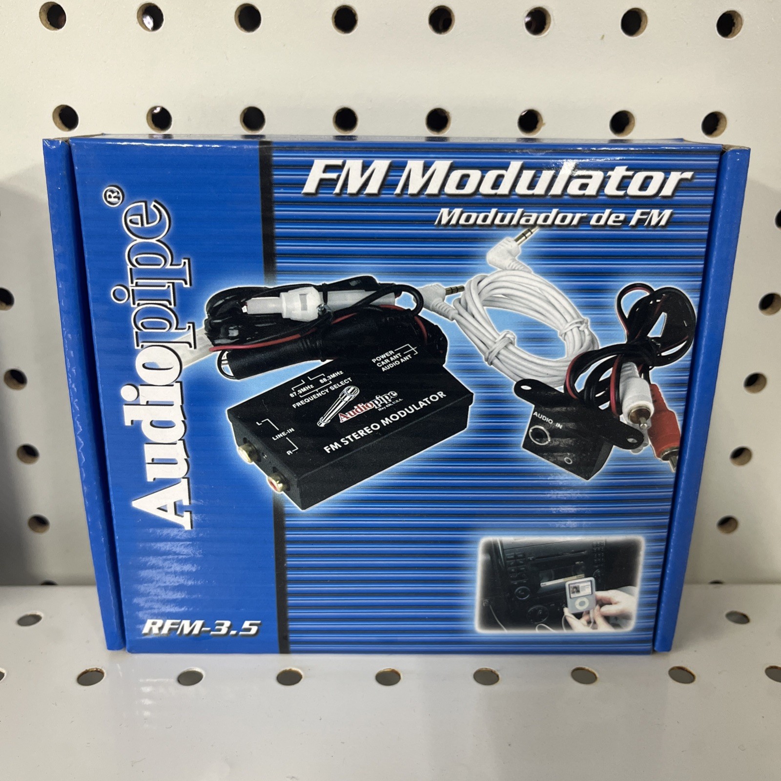 Audiopipe 2- Channel Stereo Wireless FM Modulator RFM-3.5