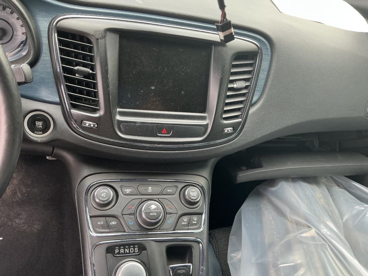 200 2016 Glove Box 5029939