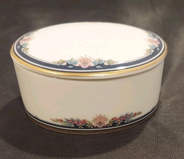 Gorham Chantilly Oval Trinket Box