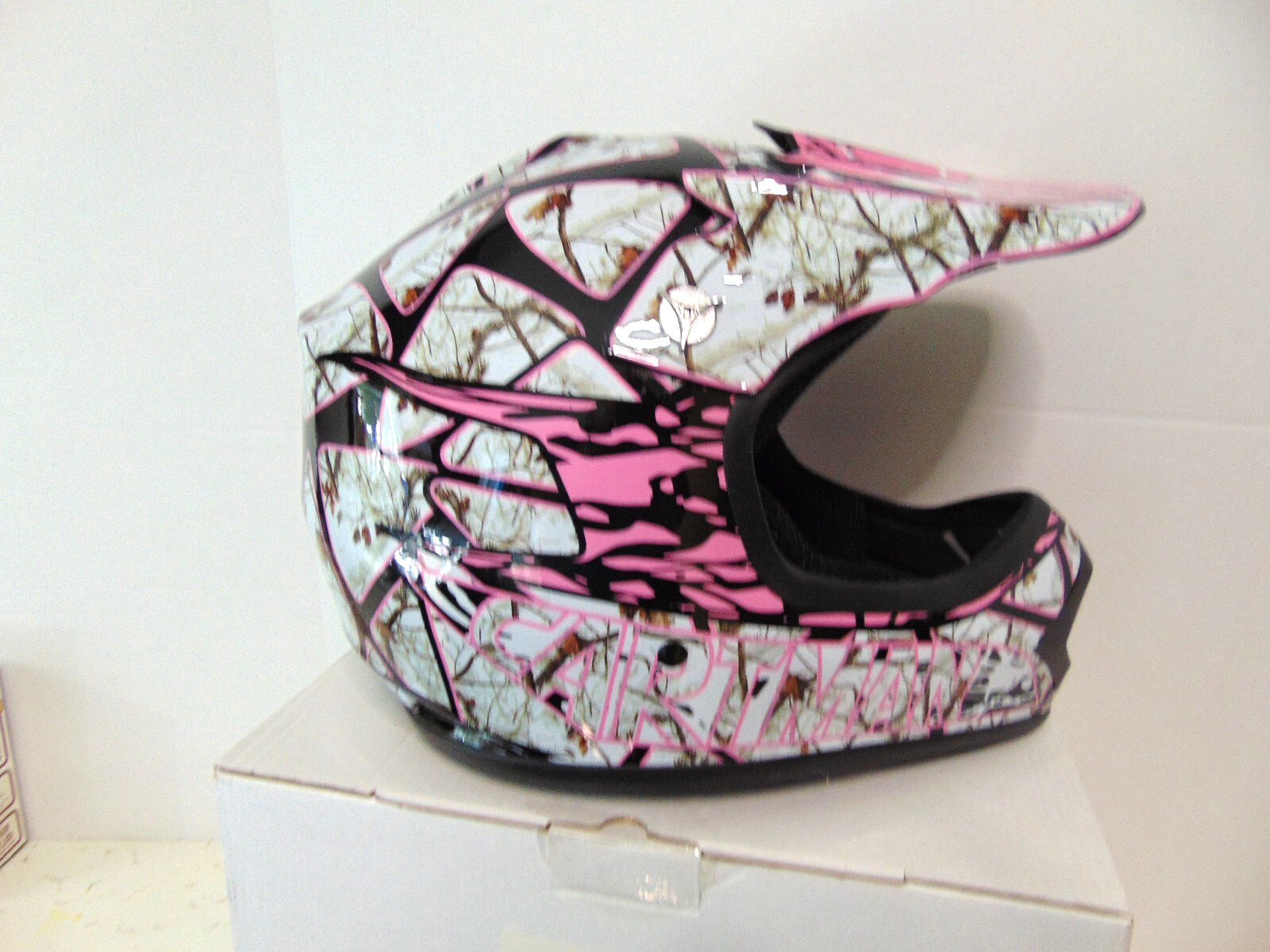 NIB Cartman DOT 601 Pink Camo Full Face Youth Large Motorcross Helmet