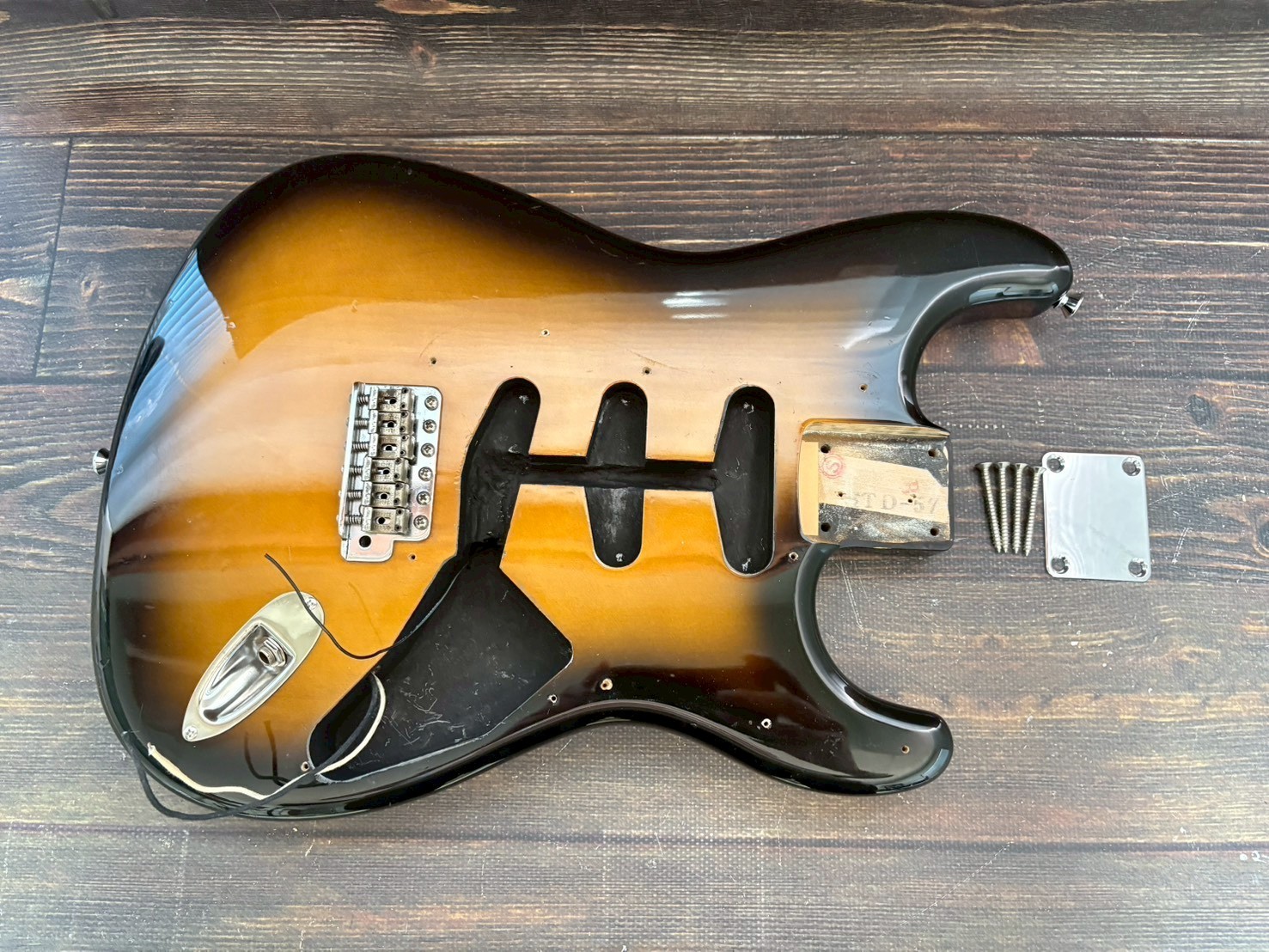 Fender Japan ST57 Stratocaster Body Sunburst Made in Japan w/Plate and Bridge