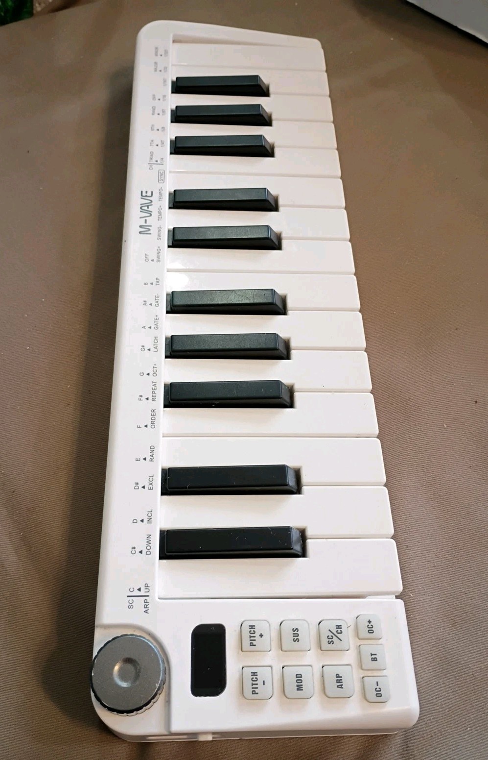 M-VAVE SMK-25 Mini Wireless Bluetooth MIDI Controller With Charging Cable