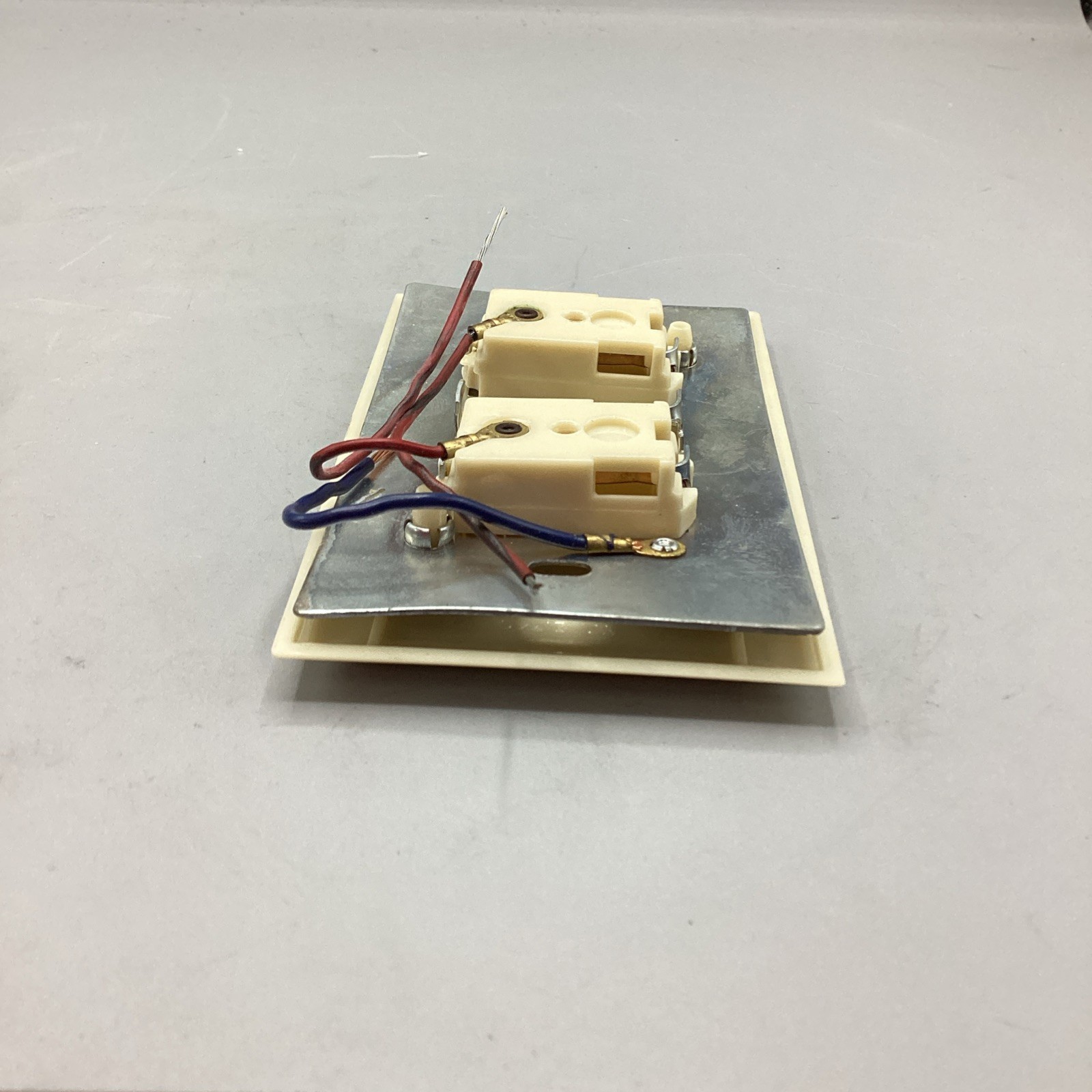 Touch Plate Switch Plates Model 50-2 1 Amp 24V Ivory NOB
