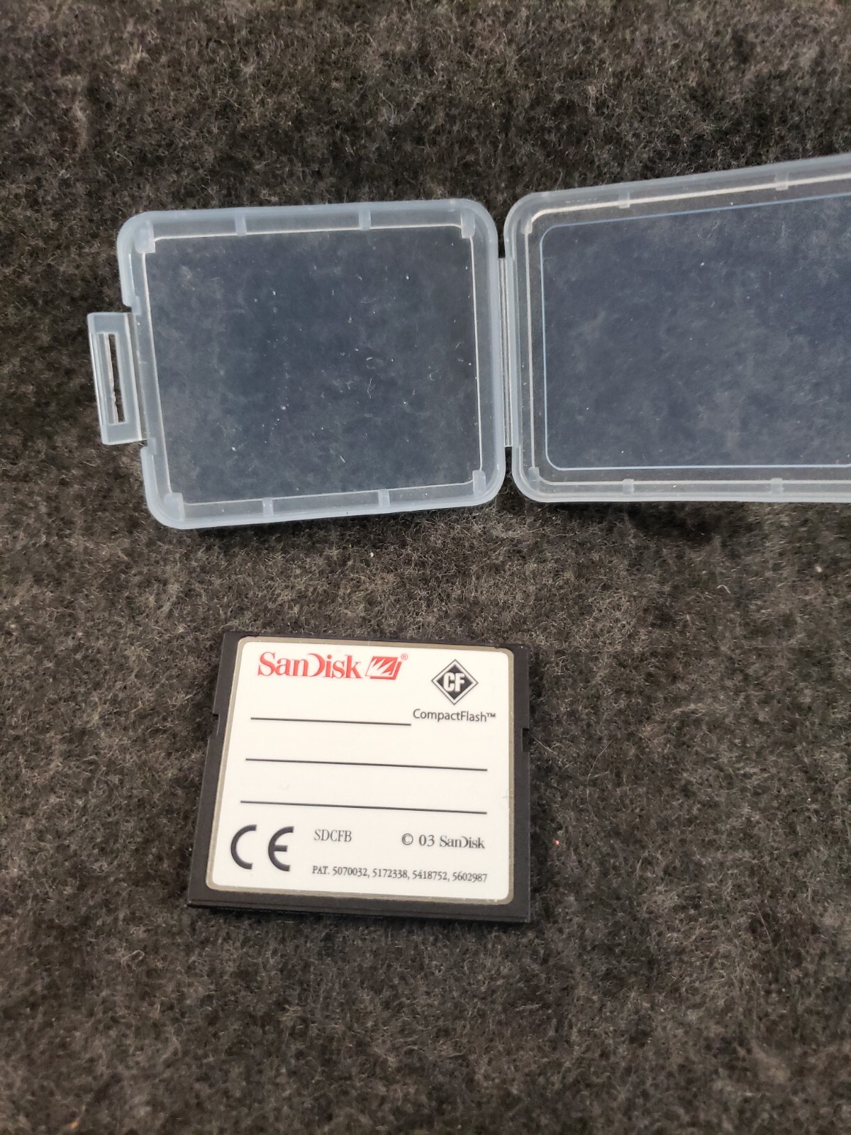 2GB SanDisk CompactFlash Memory Card 2G CF Card SDCFB-2048Genuine w/case ..(SB3)