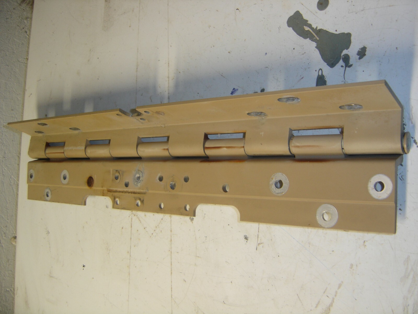 1983 INTERNATIONAL 9670 DRIVER SIDE DOOR HINGE