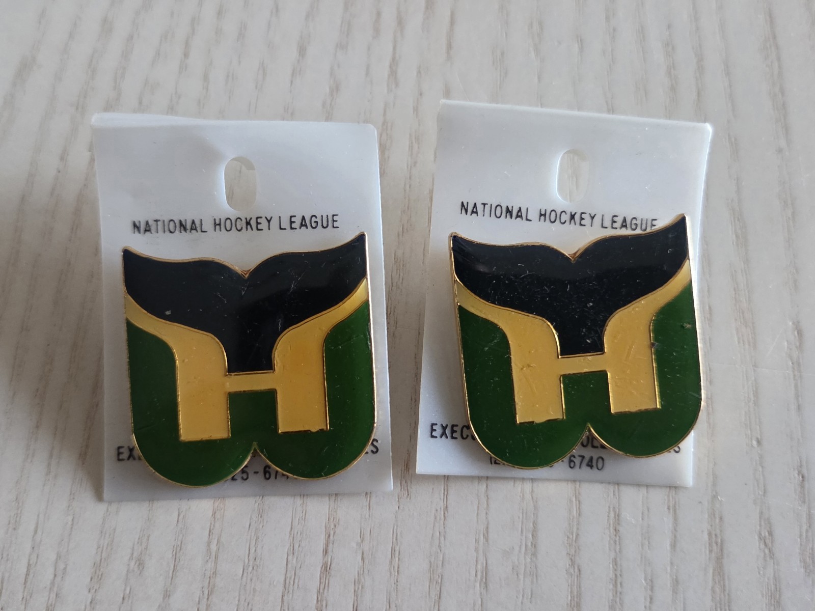 2x Hartford Whalers NHL Ice Hockey Team Lapel Pin