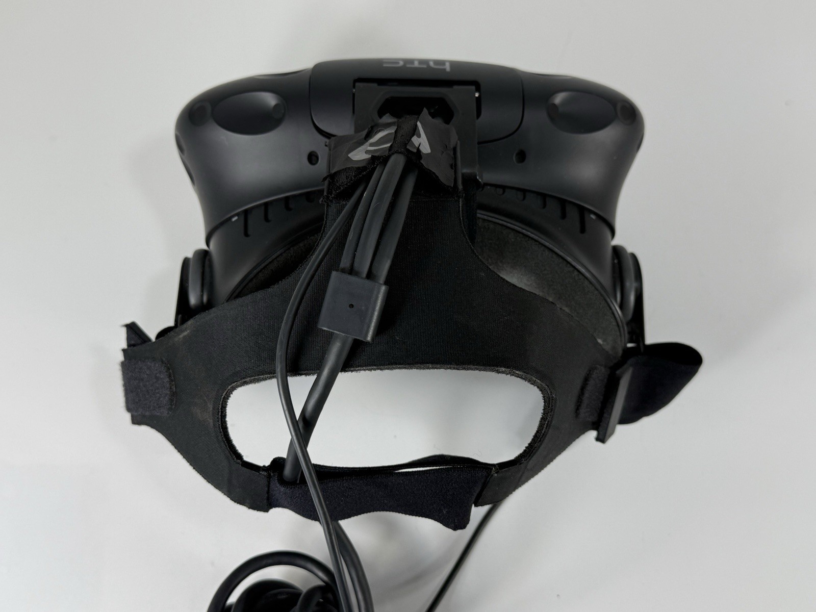 HTC Vive Virtual Reality System Bundle with Controllers - Missing Link Box