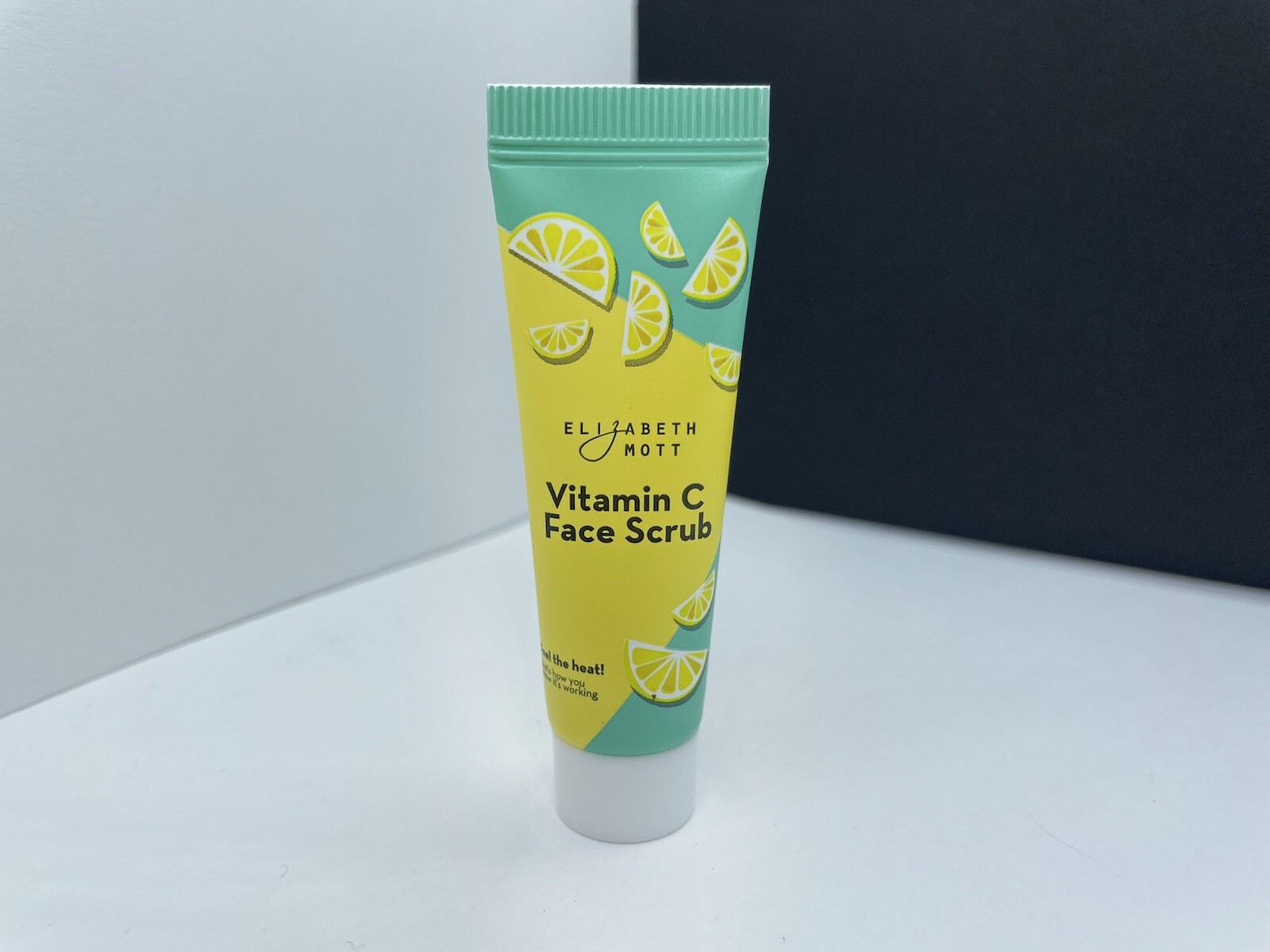 ELIZABETH MOTT Vitamin C Face Scrub 15g/.5oz Brand New