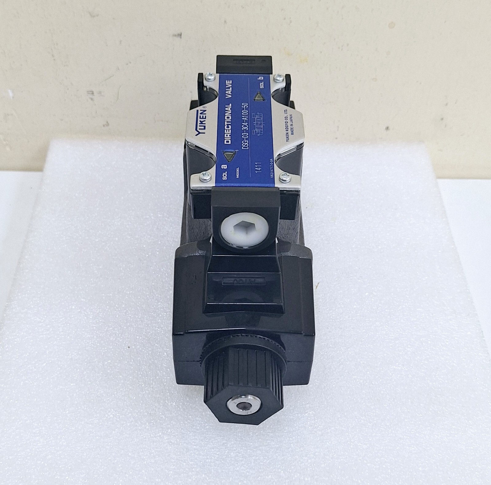 Yuken DSG-03-3C4-A100-50 Directional Valve